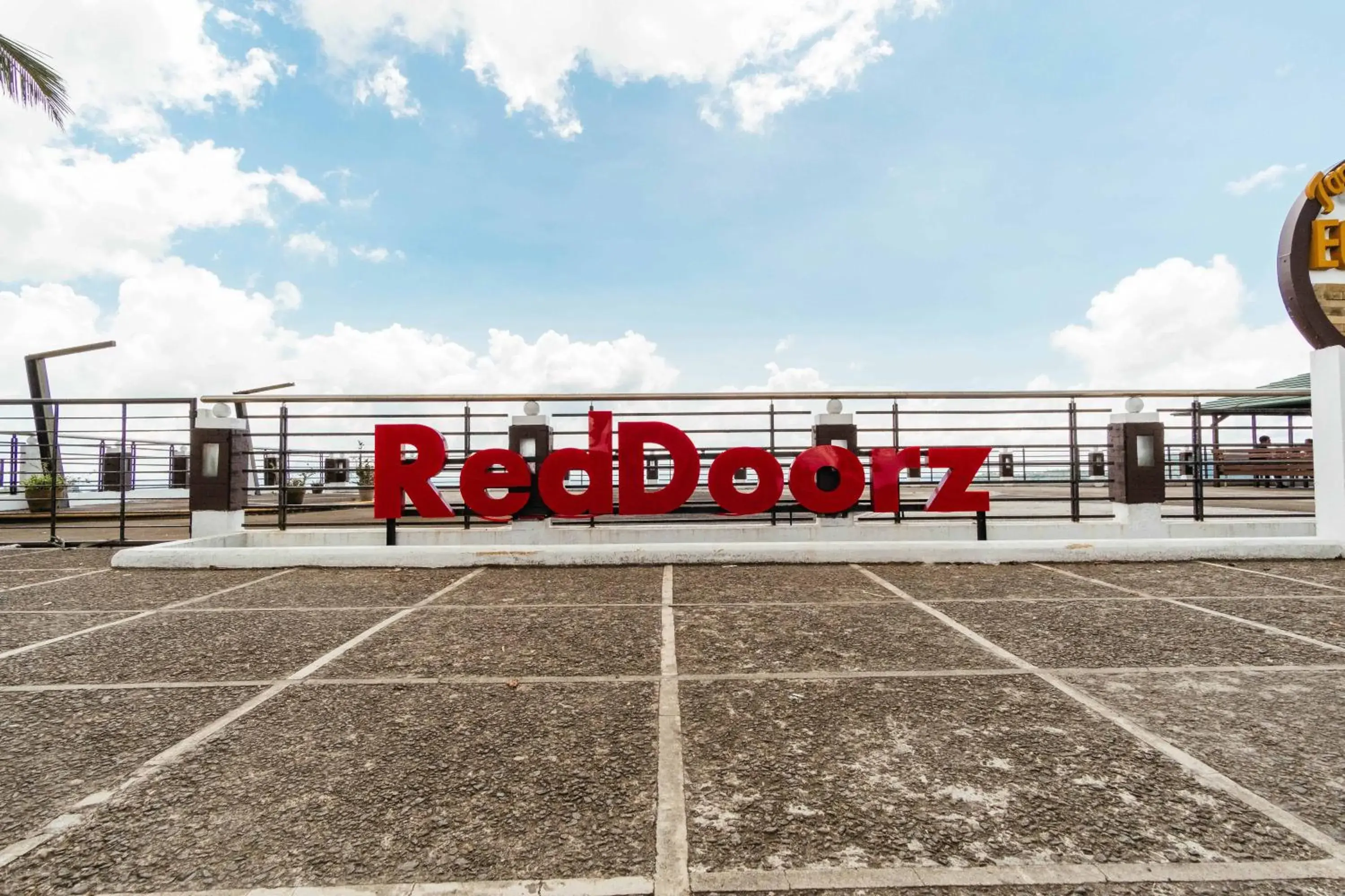 RedDoorz Plus at The Ridge Tagaytay RedDoorz Plus at The Ridge Tagaytay
