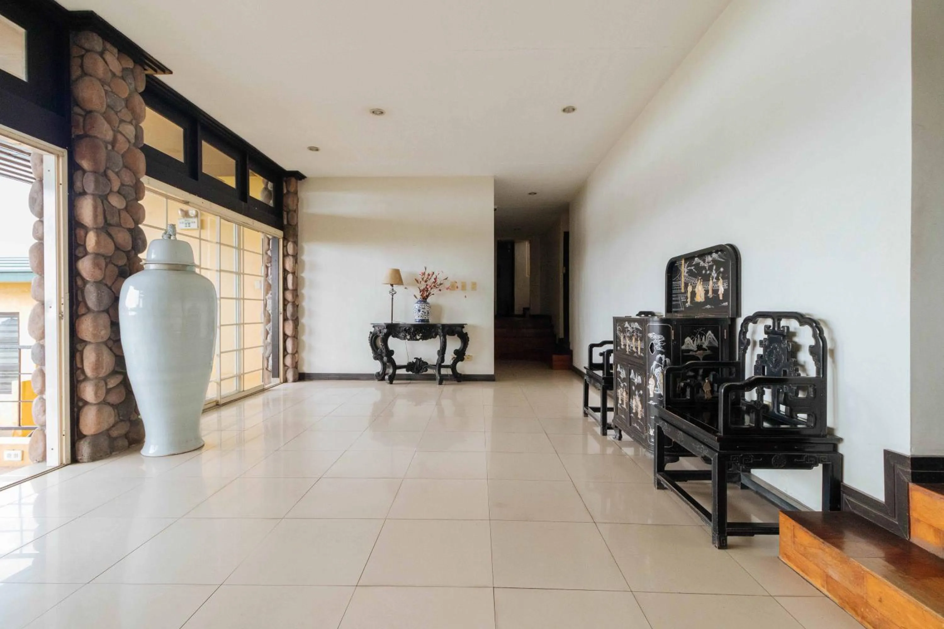 Lobby or reception in RedDoorz Plus at The Ridge Tagaytay