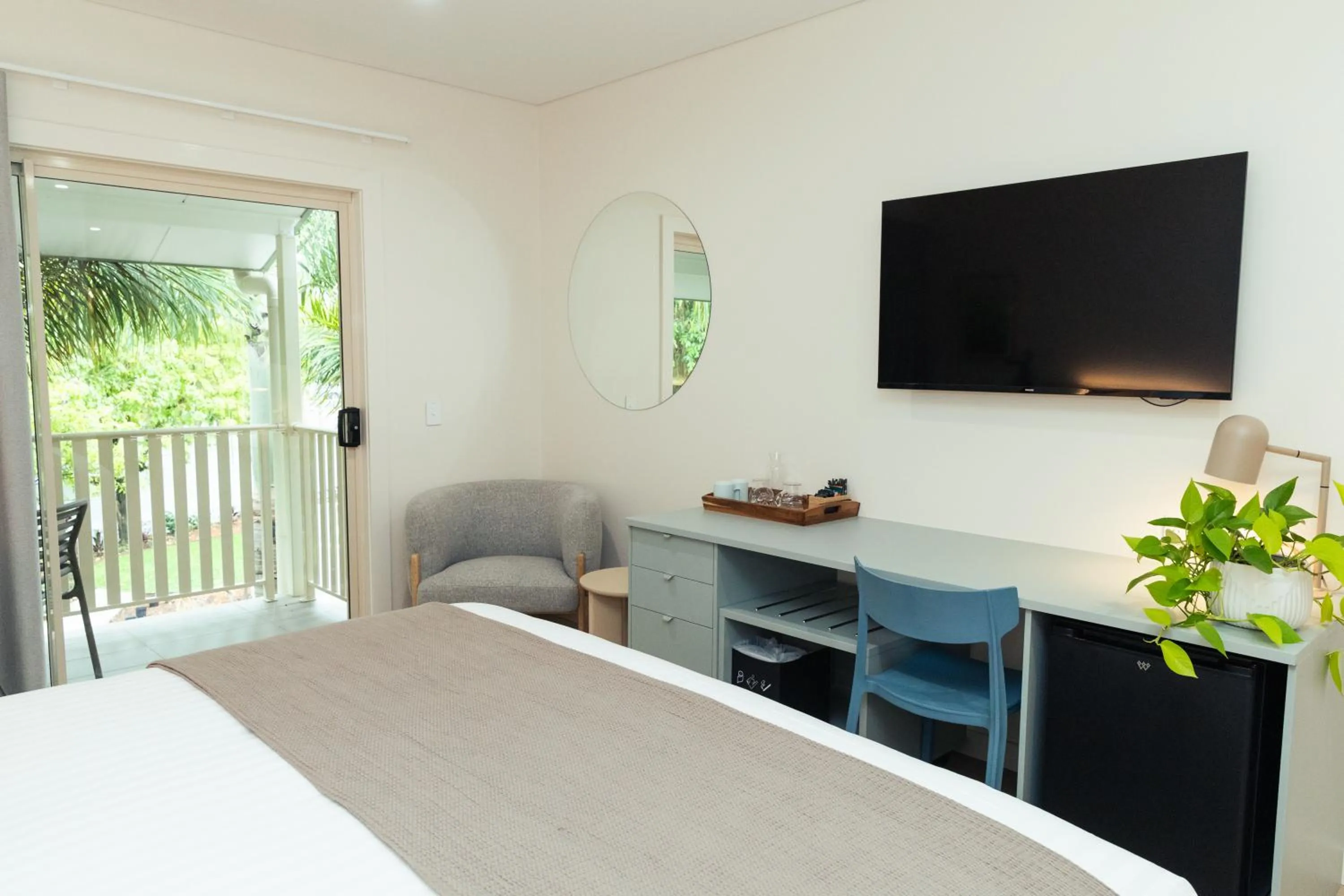 Balcony/Terrace, Bed in Lismore Gateway Motel