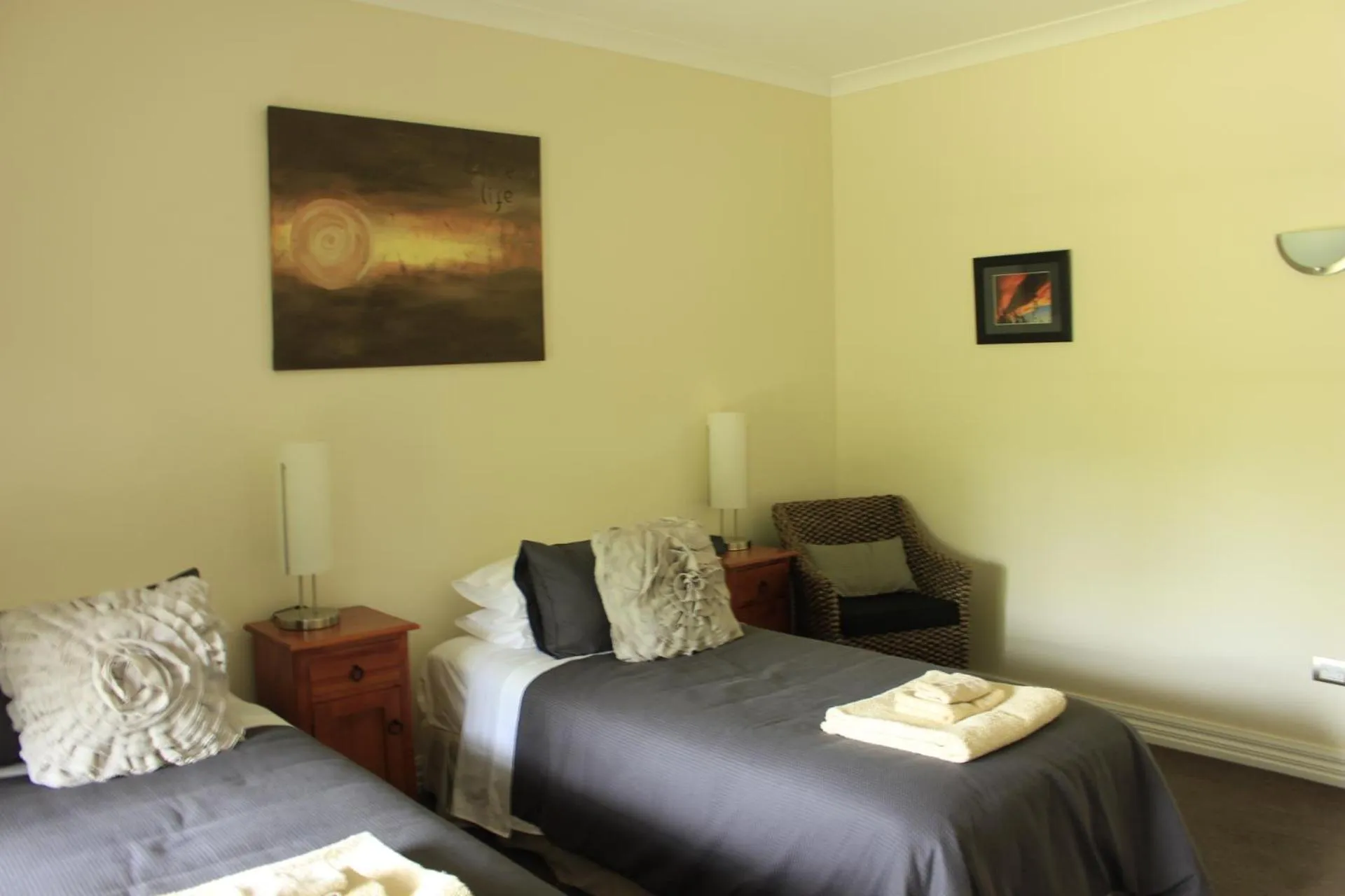 Bedroom, Bed in The Summit Lodge