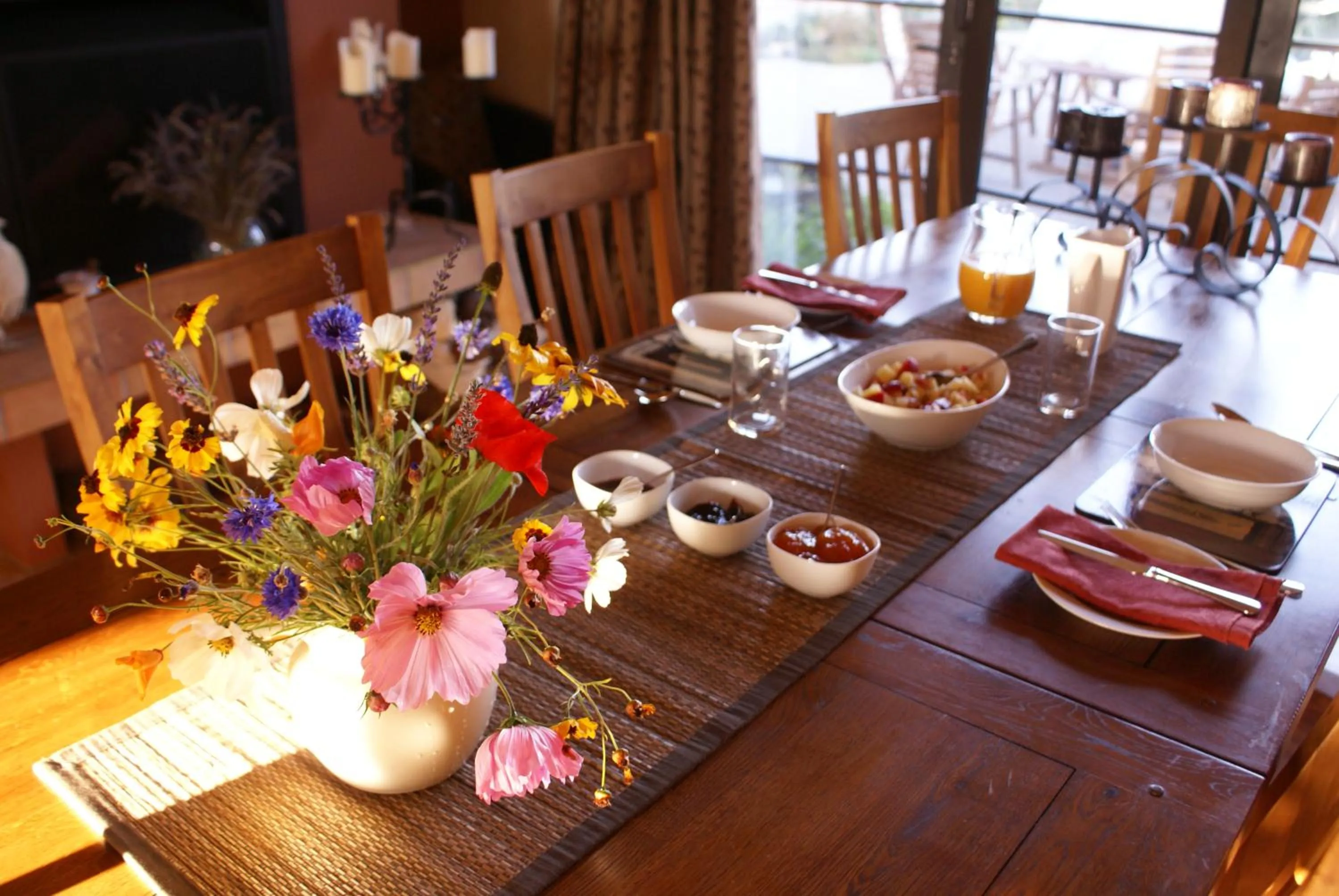 Restaurant/places to eat in The Summit Lodge