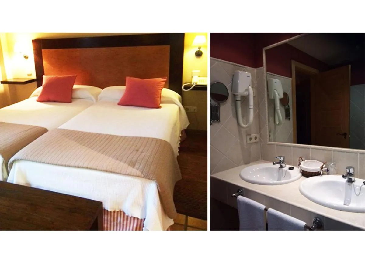 Bathroom, Bed in Hotel Rural El Jardin de la Hilaria