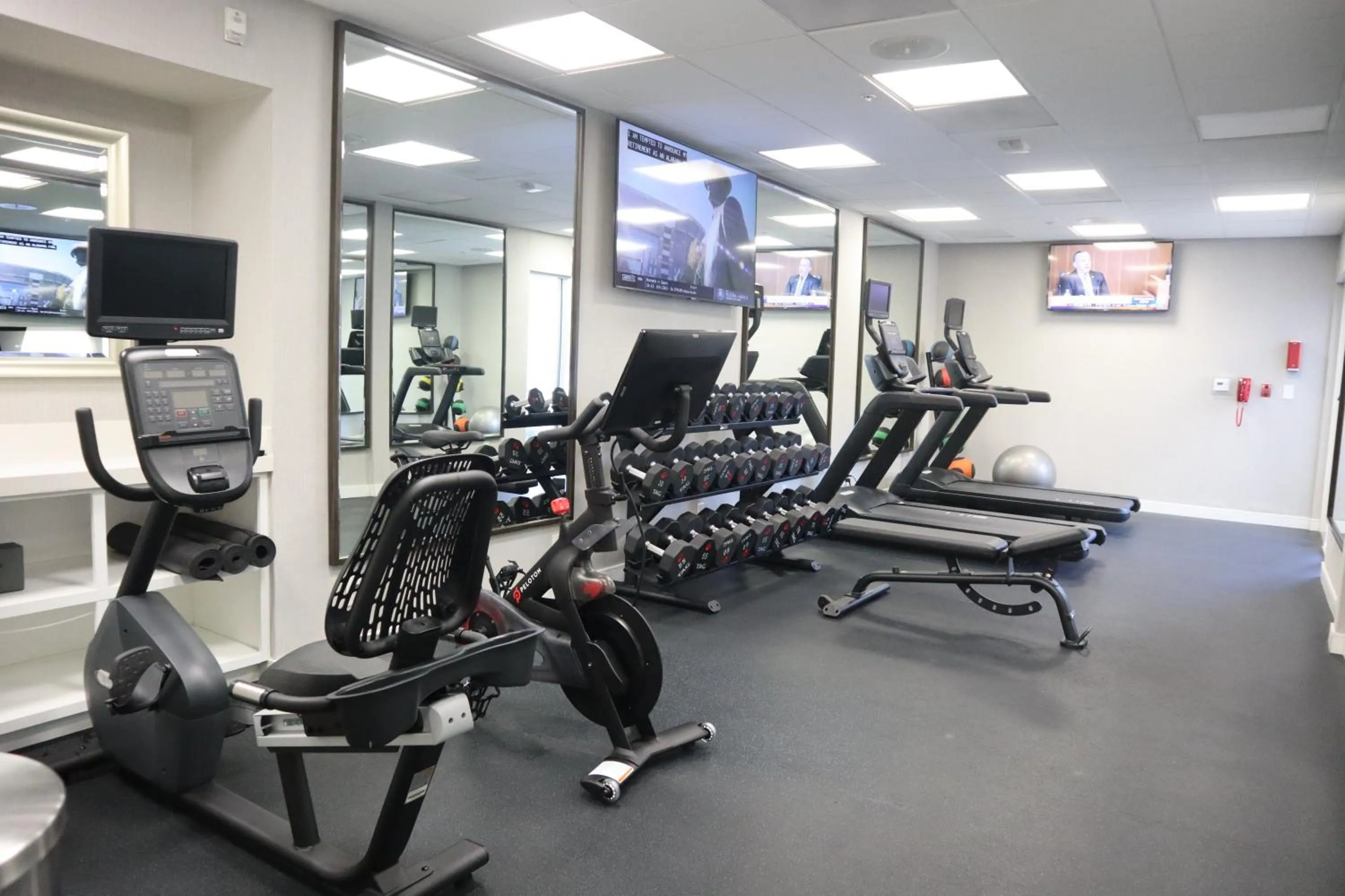 Fitness centre/facilities in Hilton Garden Inn Calabasas