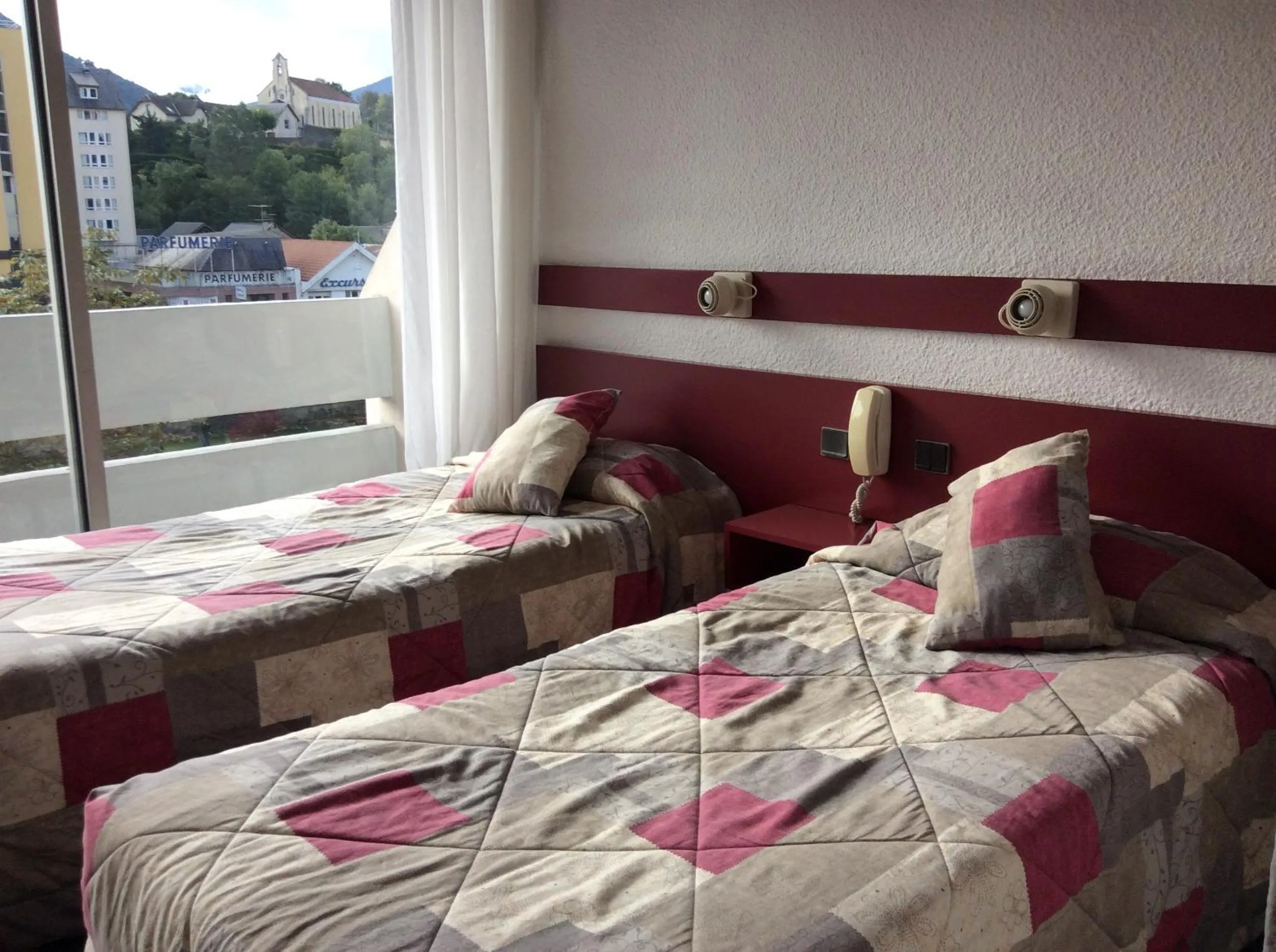 Bedroom, Bed in Hôtel Lys de Marie