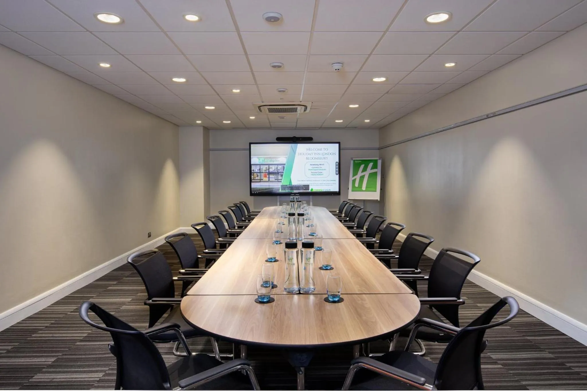 Meeting/conference room in Holiday Inn London Bloomsbury by IHG