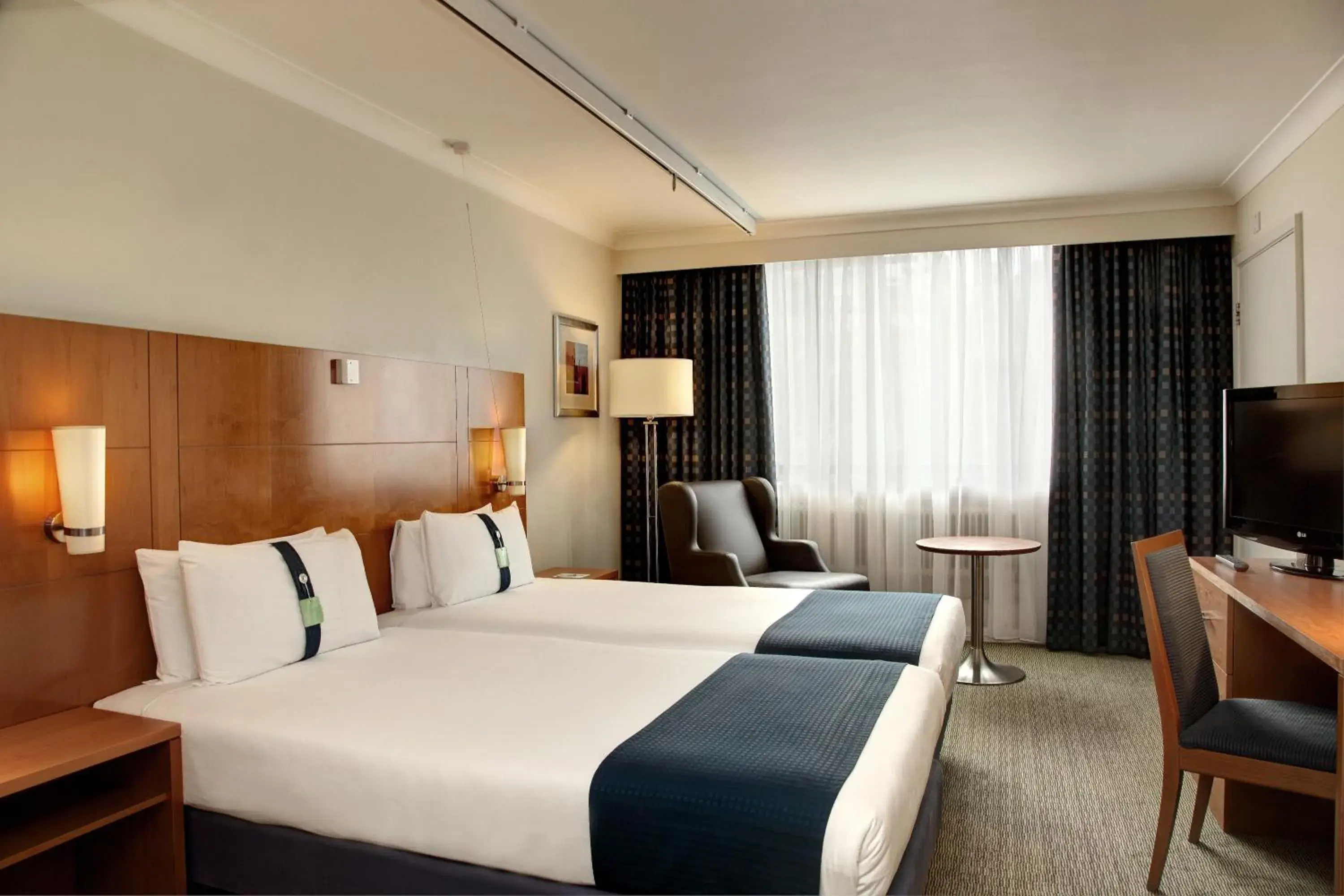 Standard Room with Two Single Beds in Holiday Inn London Bloomsbury by IHG Standard Room with Two Single Beds in Holiday Inn London Bloomsbury by IHG