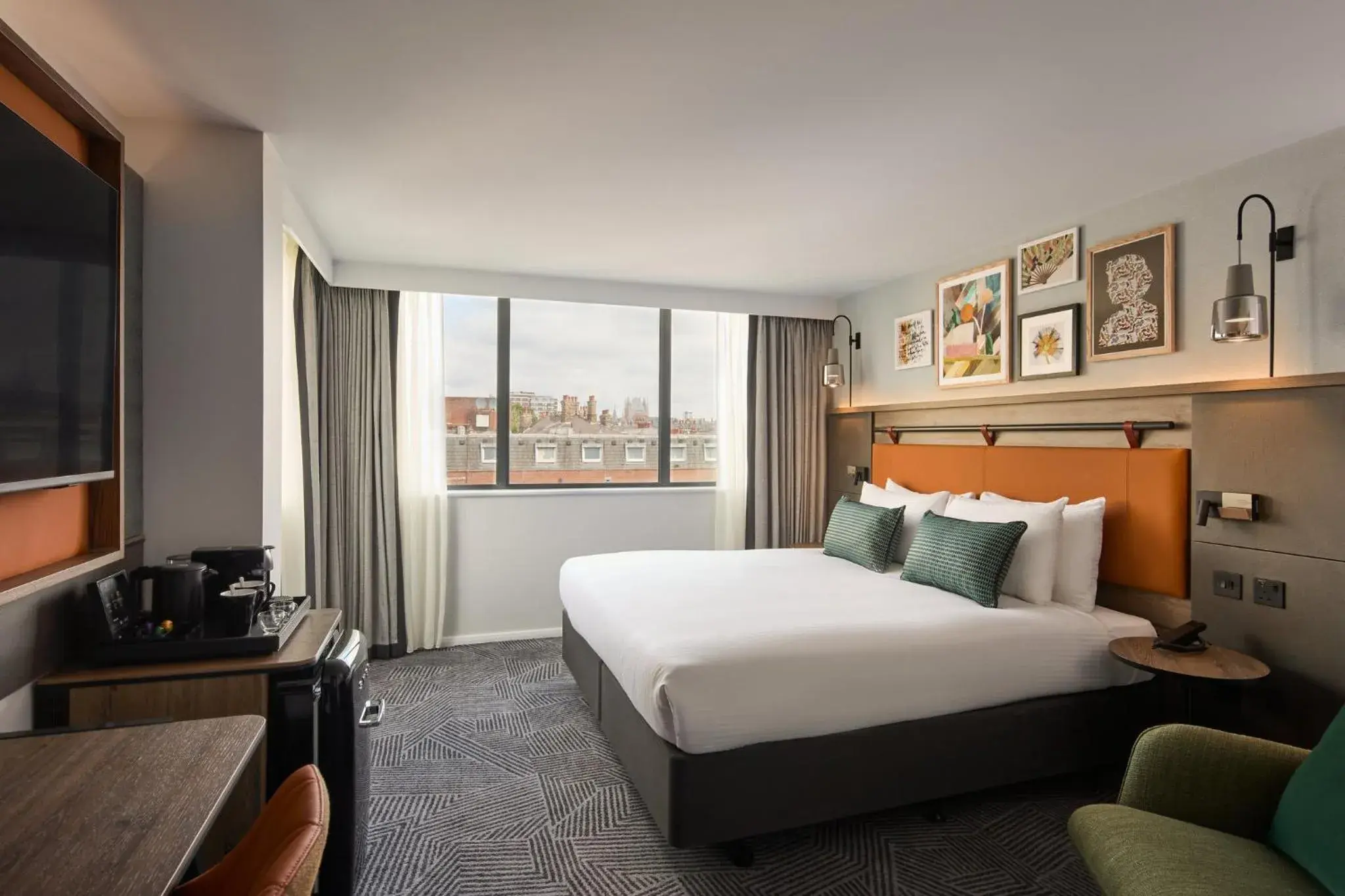 Photo of the whole room, Bed in Holiday Inn London Bloomsbury by IHG Photo of the whole room, Bed in Holiday Inn London Bloomsbury by IHG