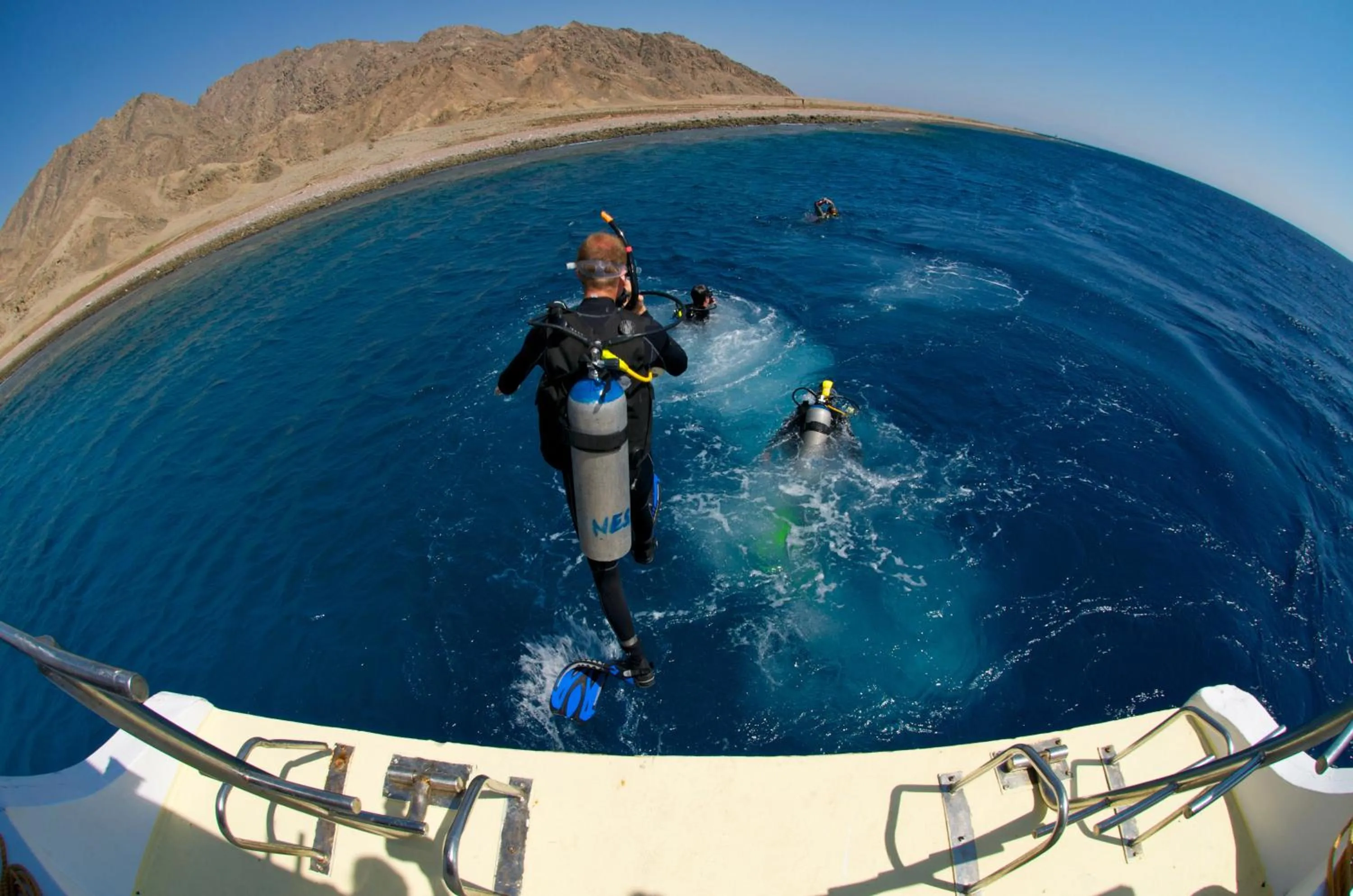 Diving in Nesima Resort