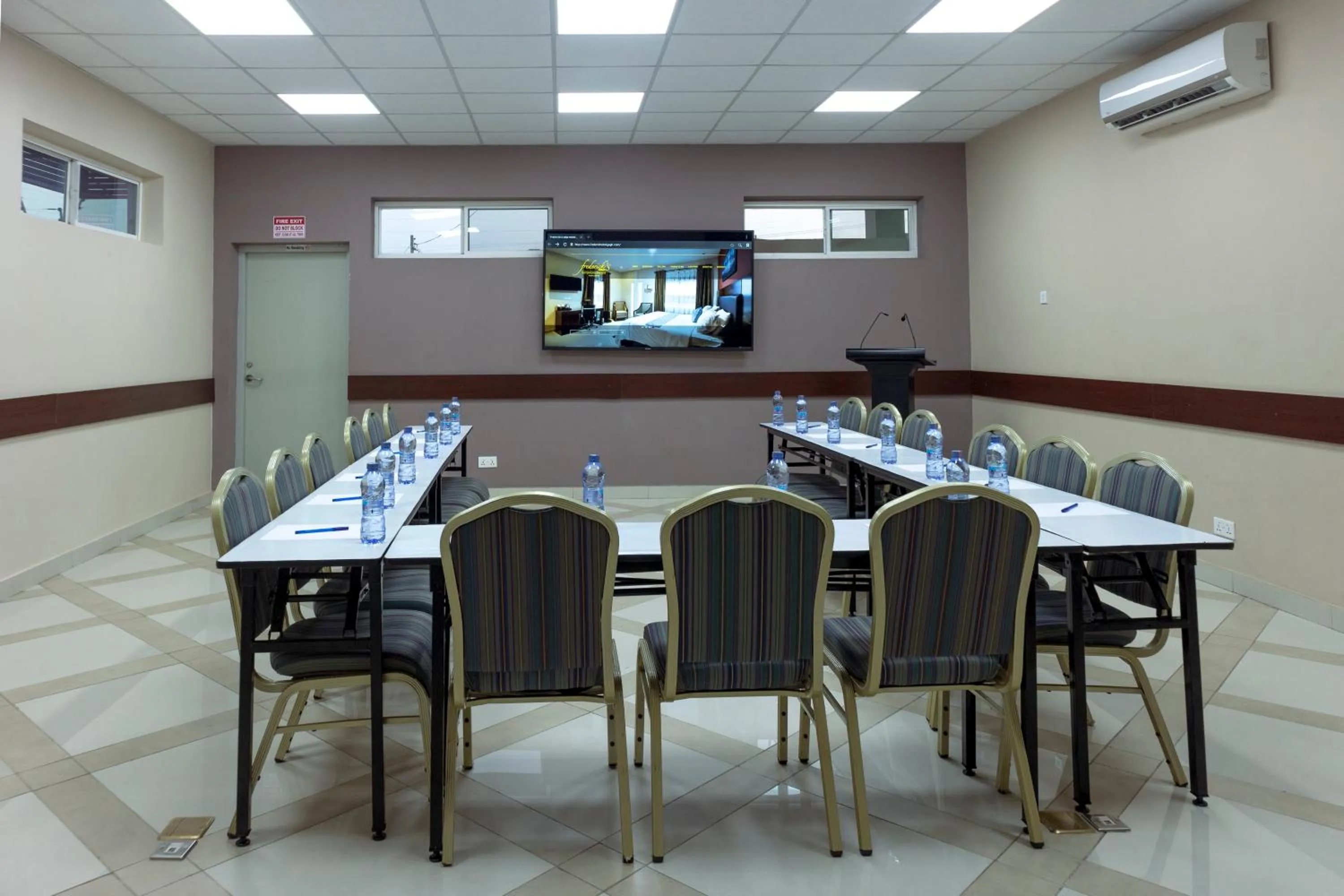 Meeting/conference room in Frederick's Lodge