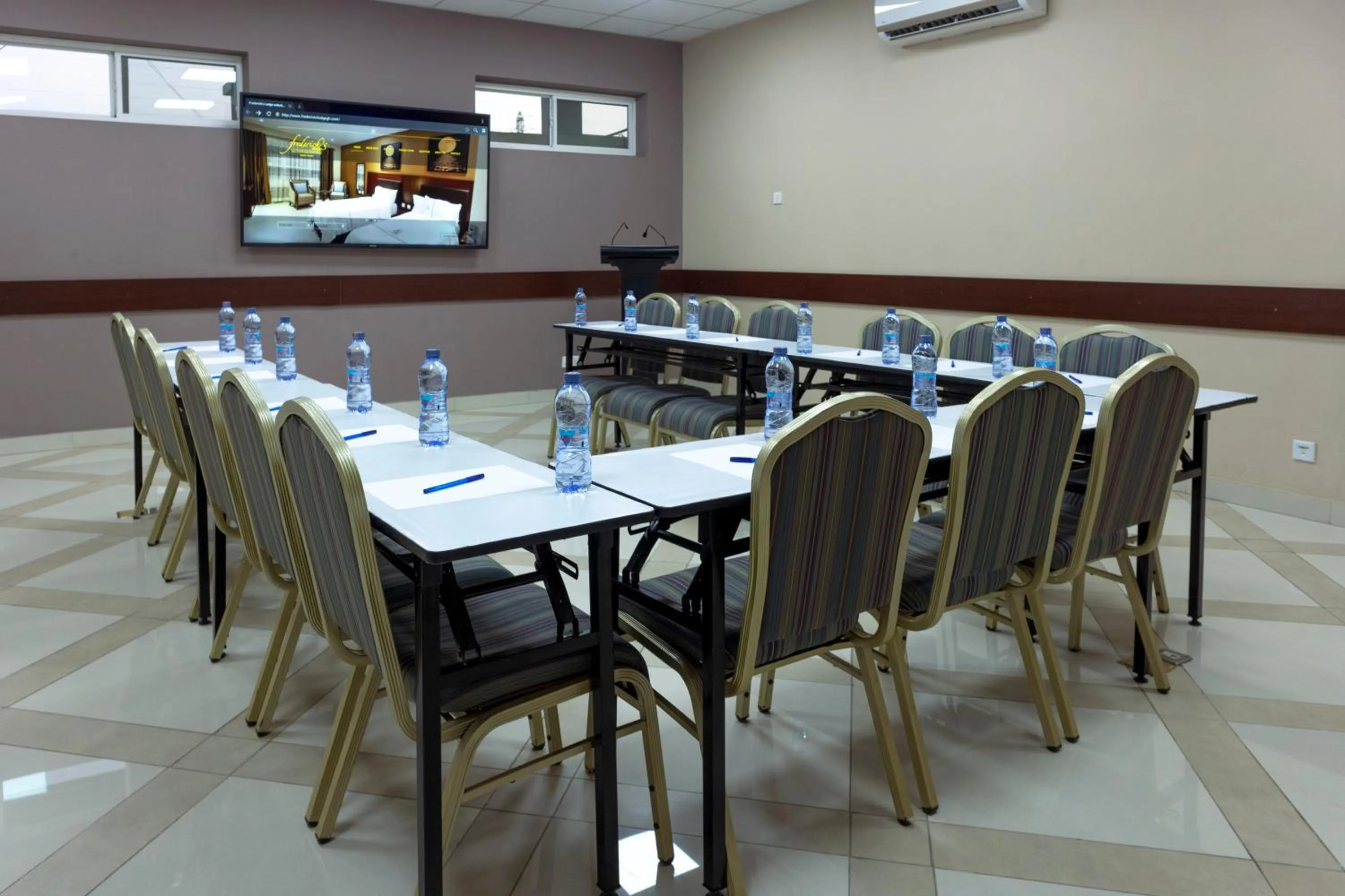 Meeting/conference room in Frederick's Lodge