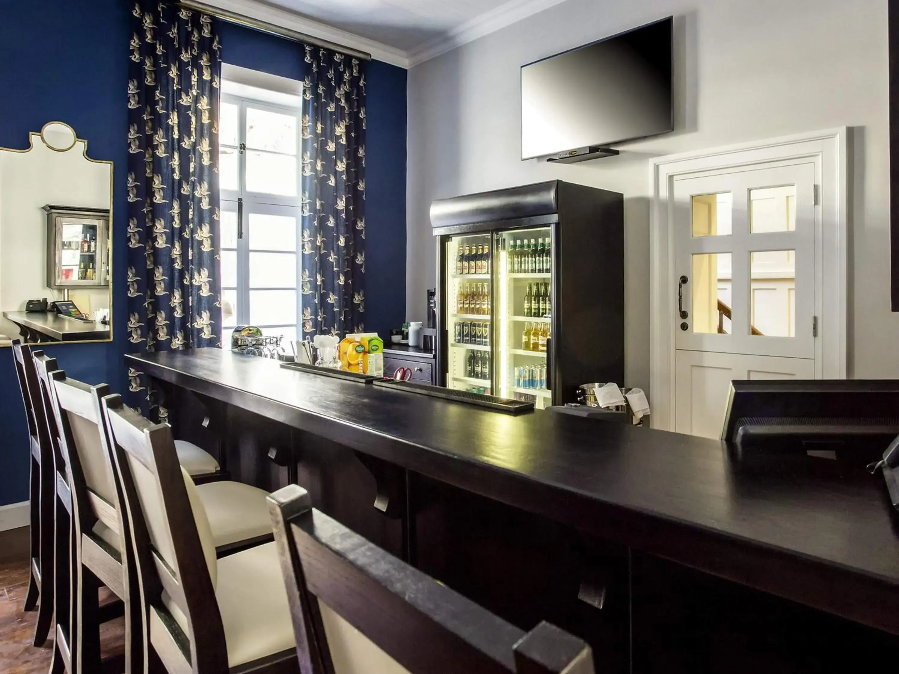 Lounge or bar in Mantis St Helena Lounge or bar in Mantis St Helena