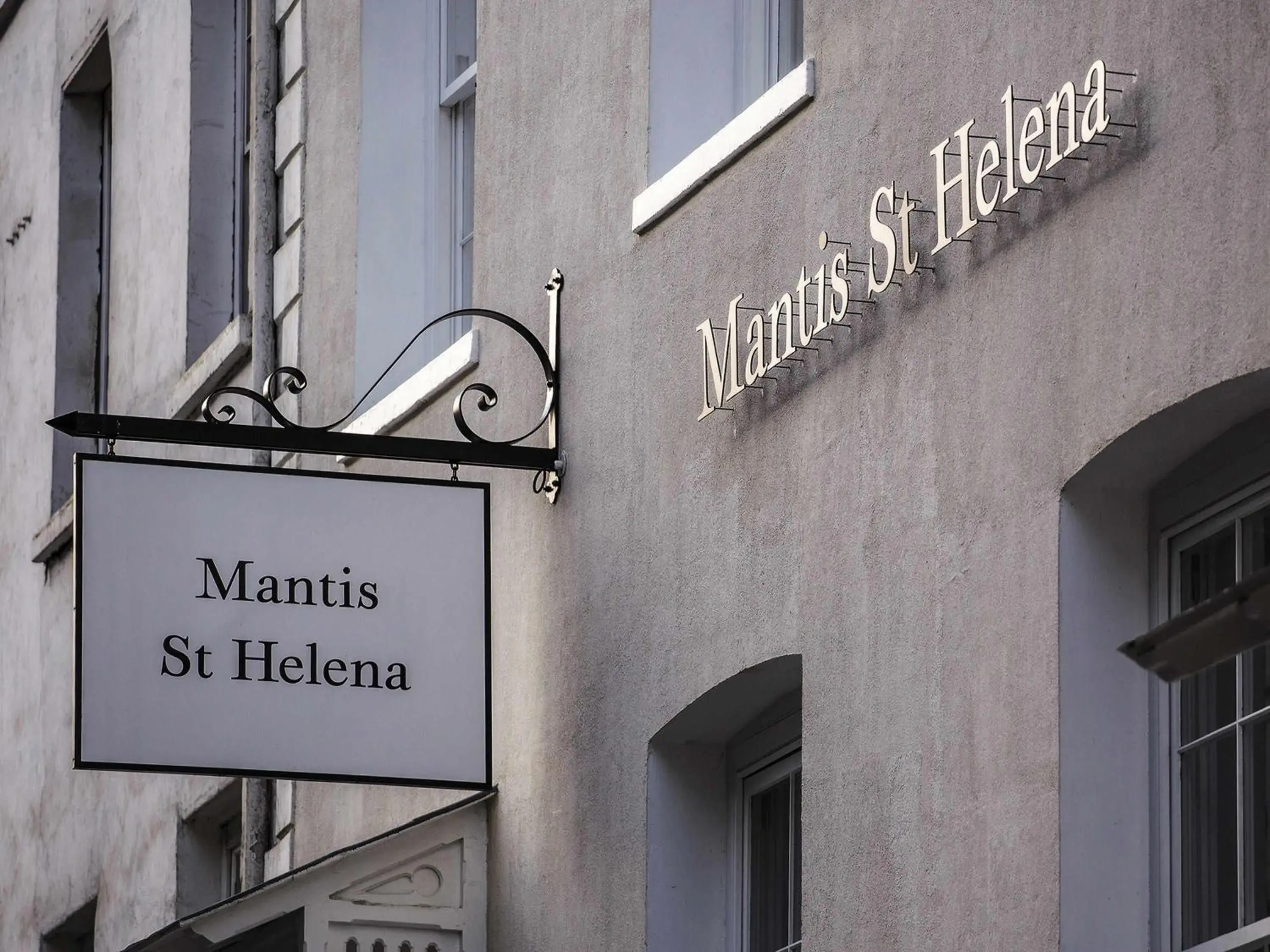 Property building in Mantis St Helena Property building in Mantis St Helena