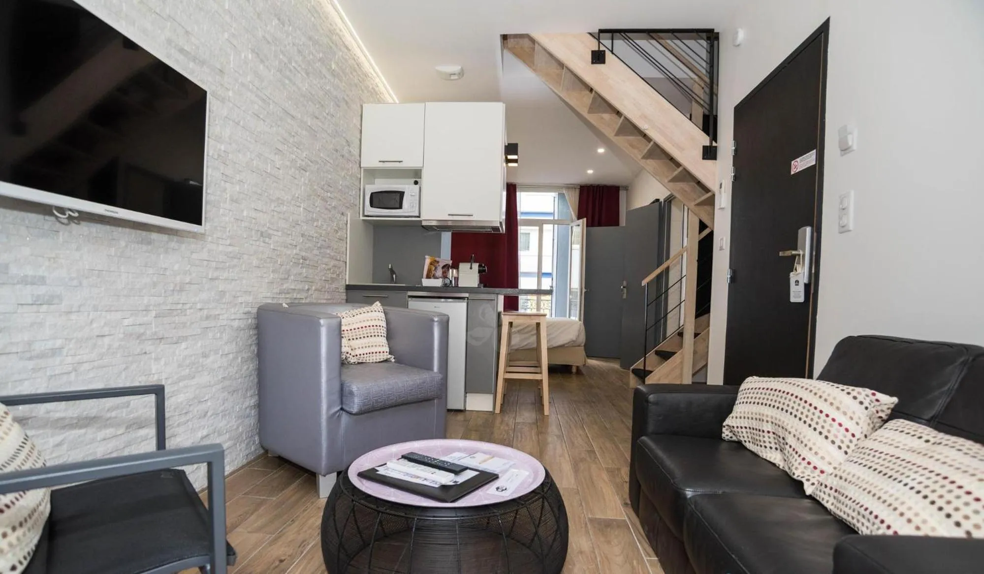 Dining area in Privilège Hôtel & Apparts Eurociel Centre Comédie