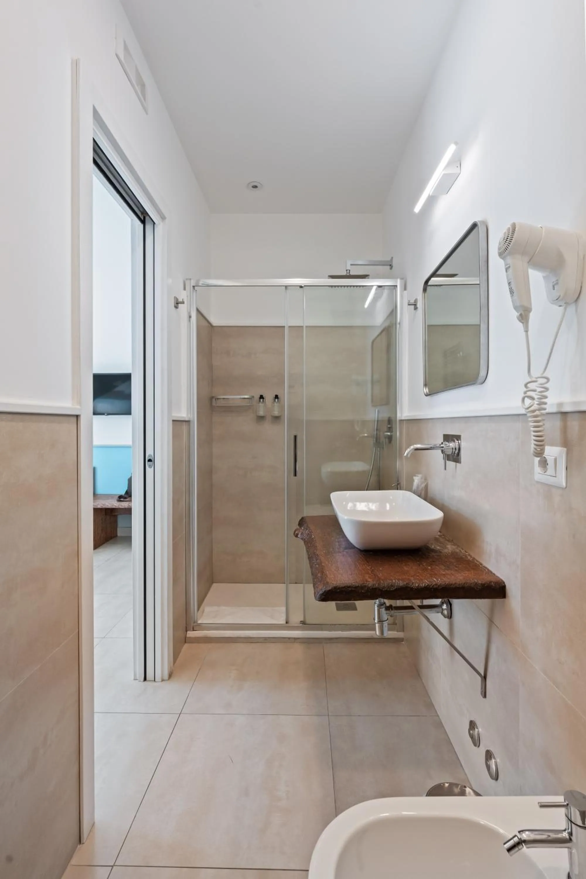 Deluxe Triple Room in Boutique Suites 186