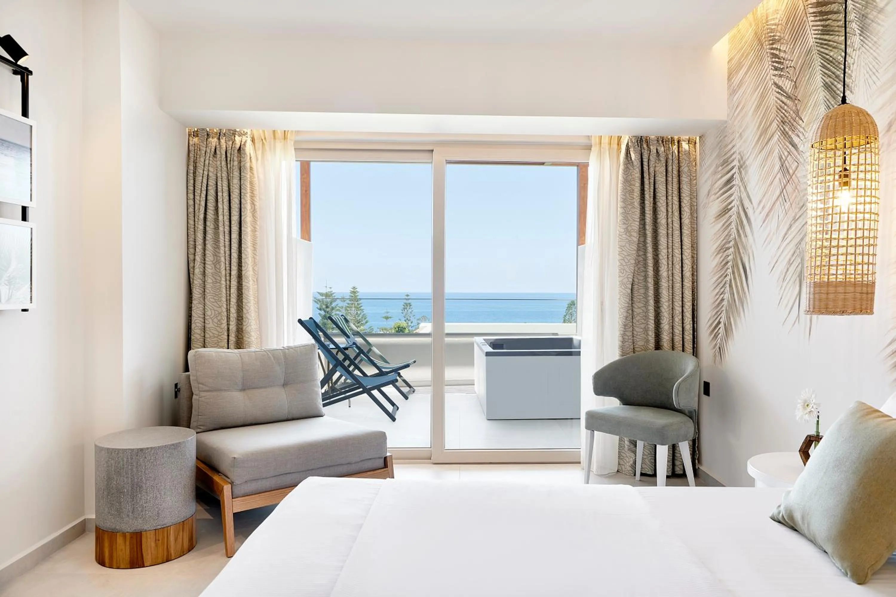 Photo of the whole room, Bed in Iberostar Selection Creta Marine