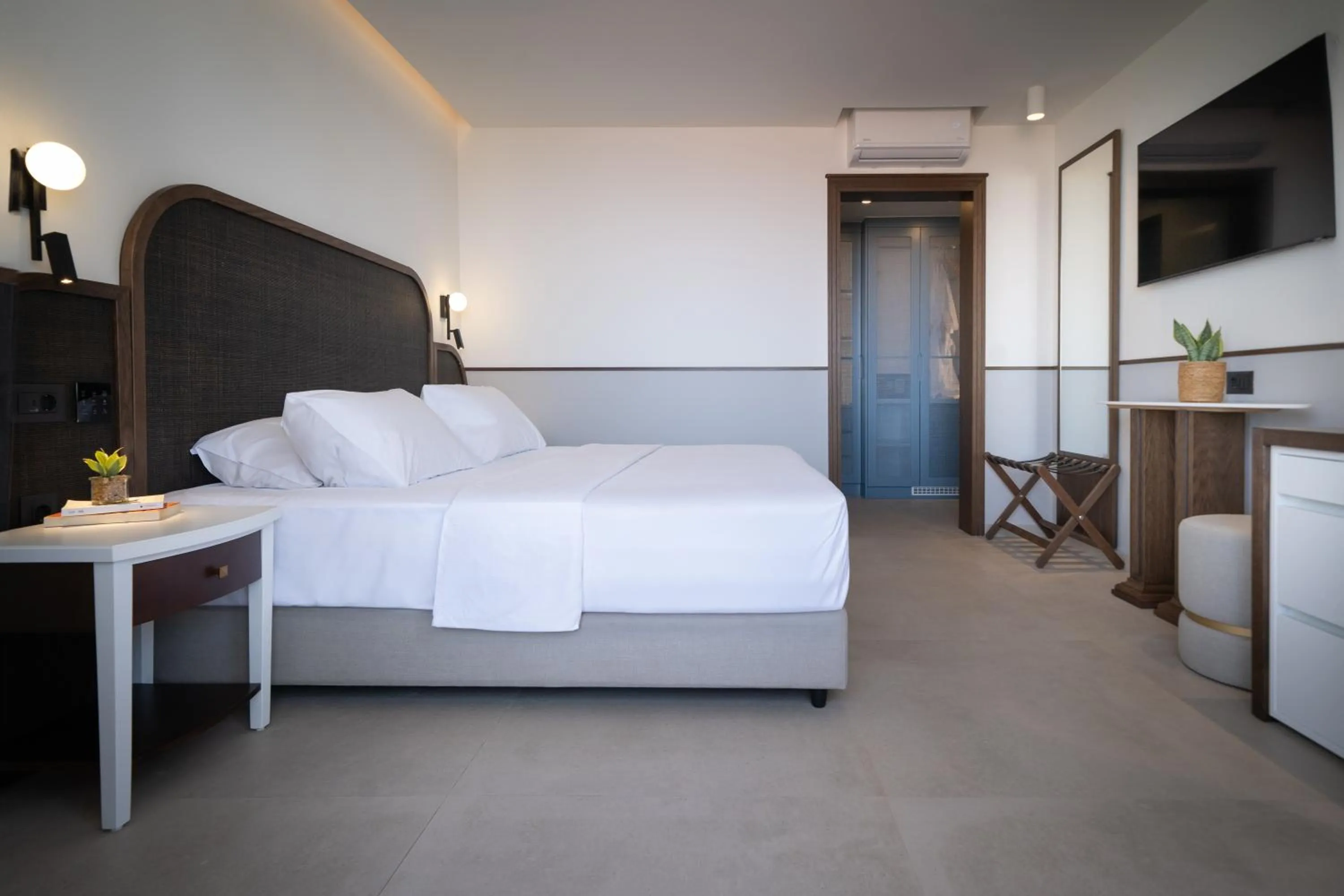 Bedroom, Bed in Iberostar Selection Creta Marine