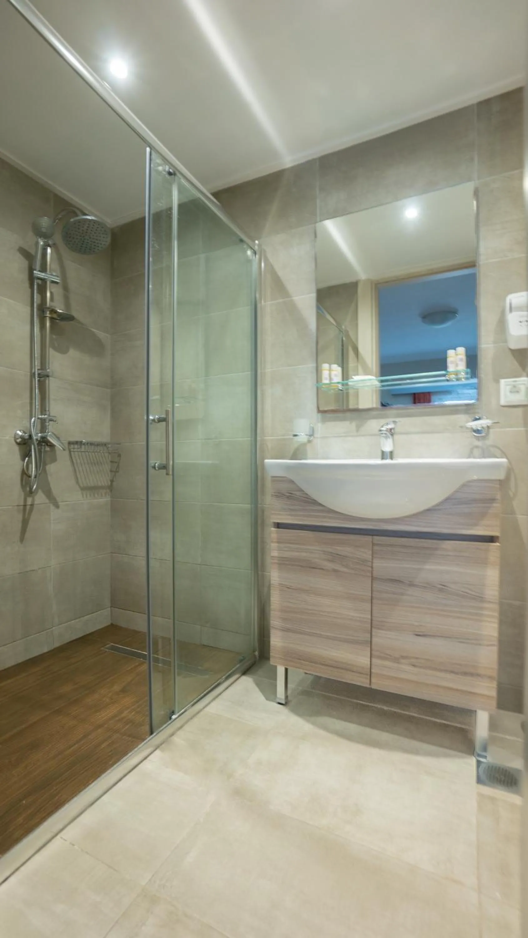 Shower in Palatino Hotel