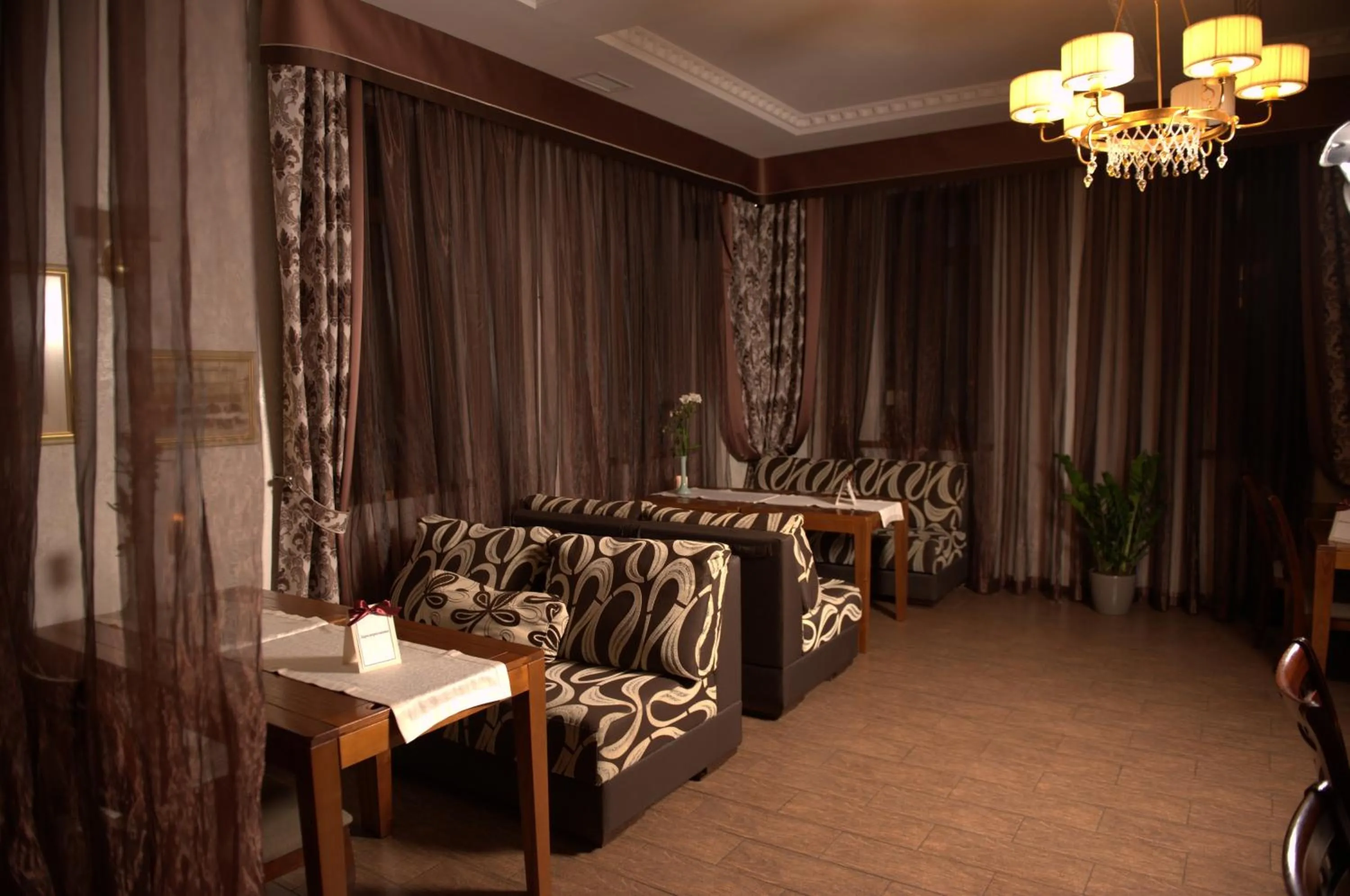 Restaurant/places to eat in Hotel Krakow