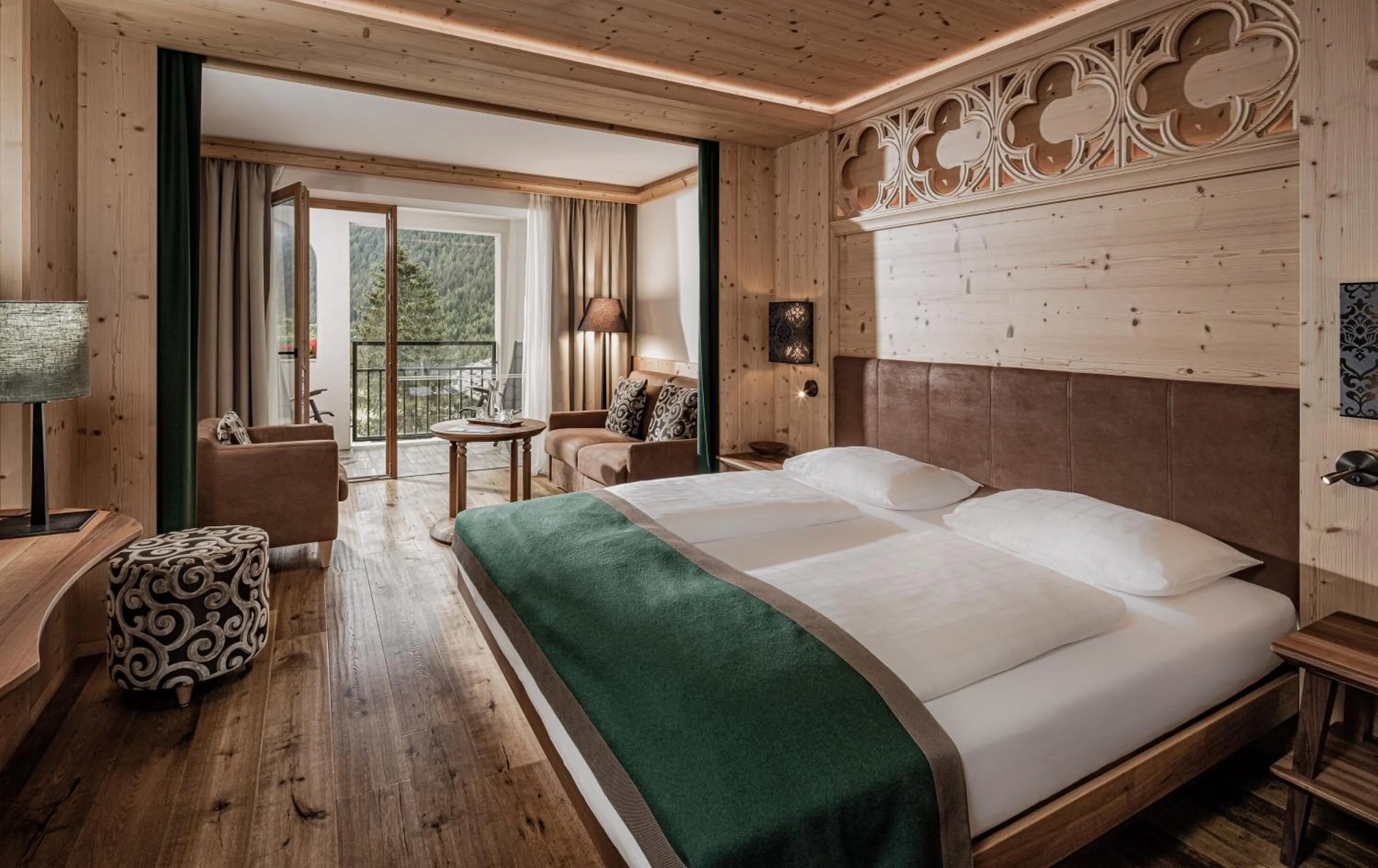 Living room, Bed in Hotel Masl