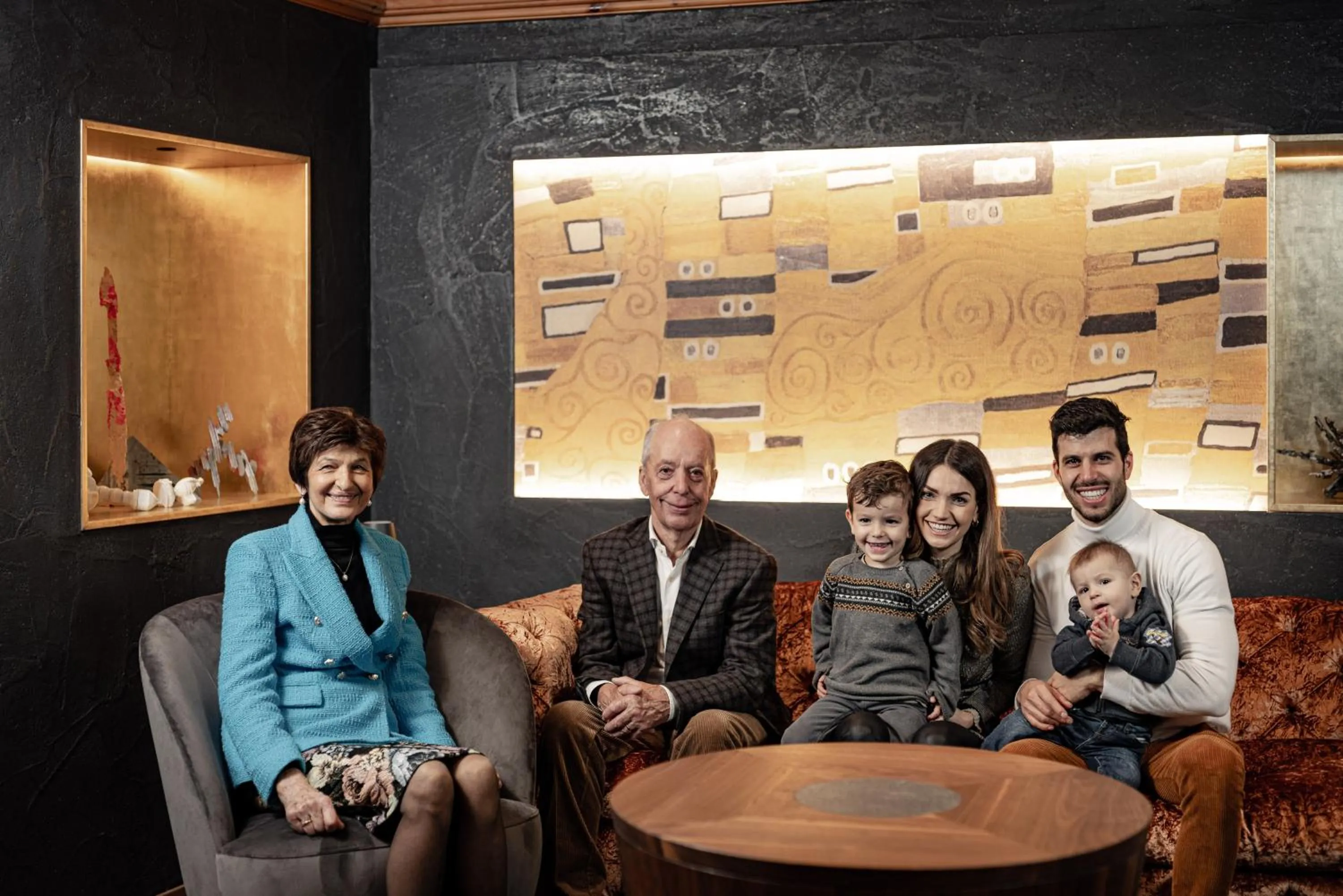 People in Hotel Masl