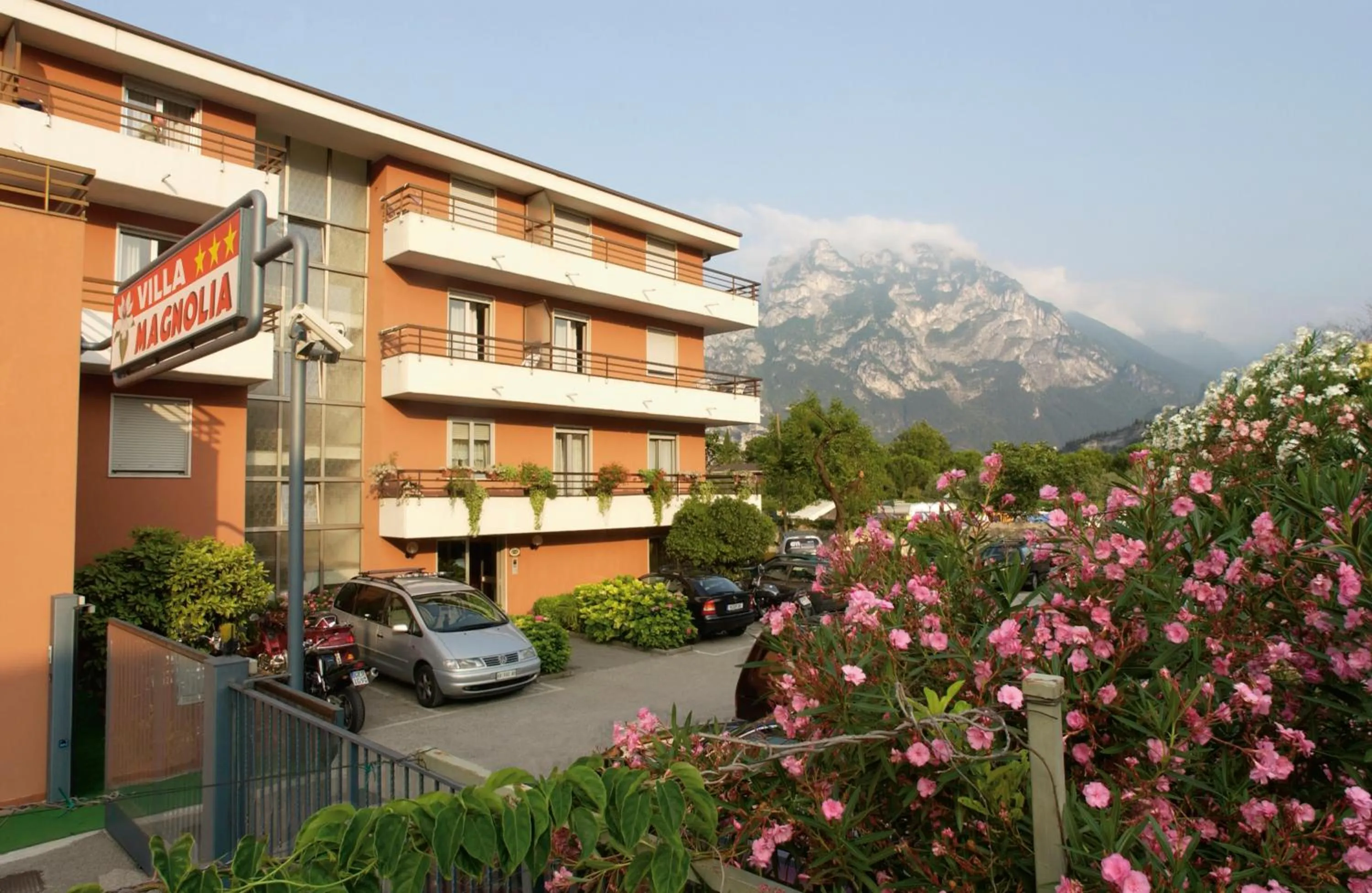 Property building in Hotel Garnì Villa Magnolia