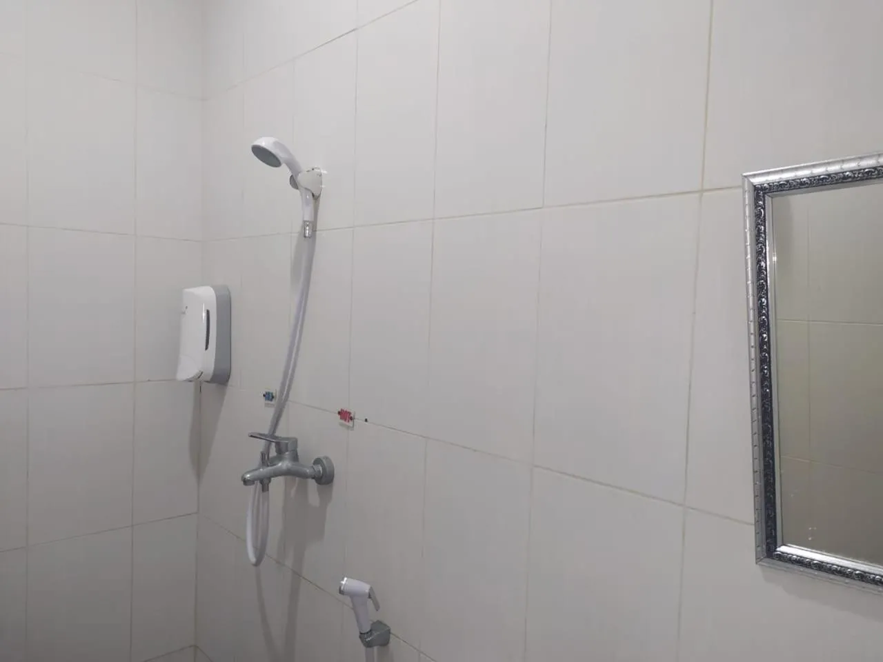 Shower in Ancol Homestay