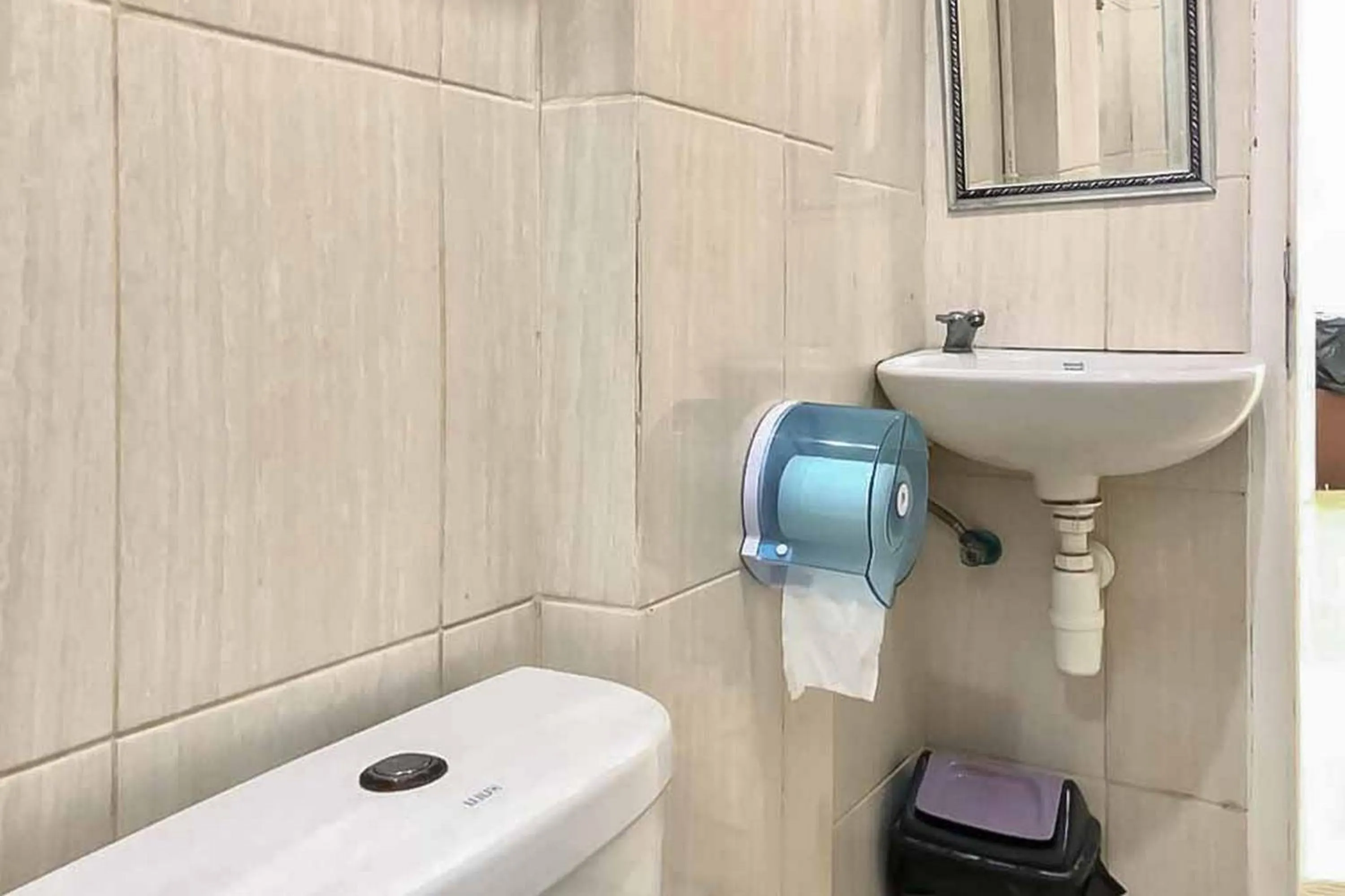 Bathroom in Ancol Homestay