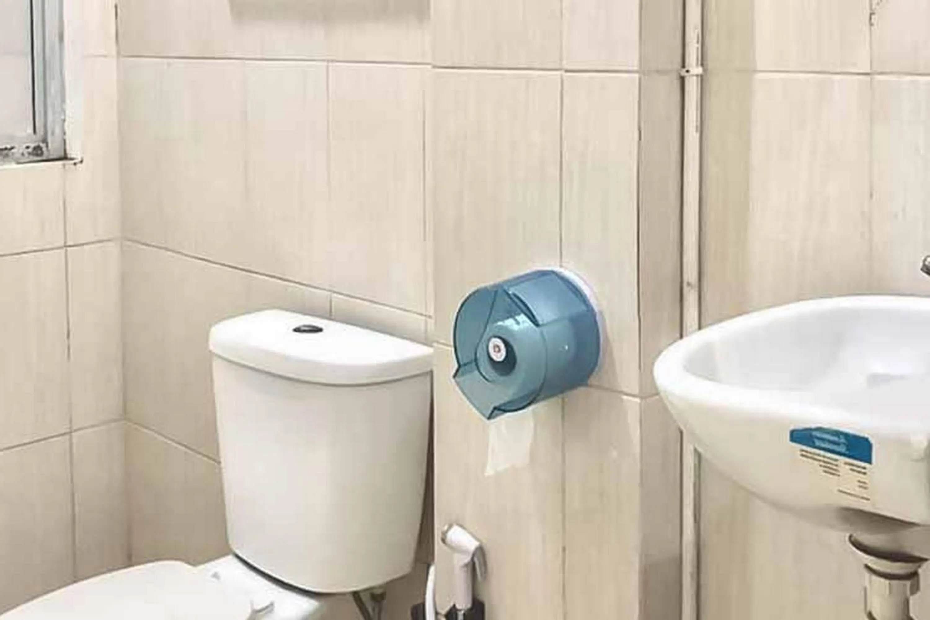 Bathroom in Ancol Homestay