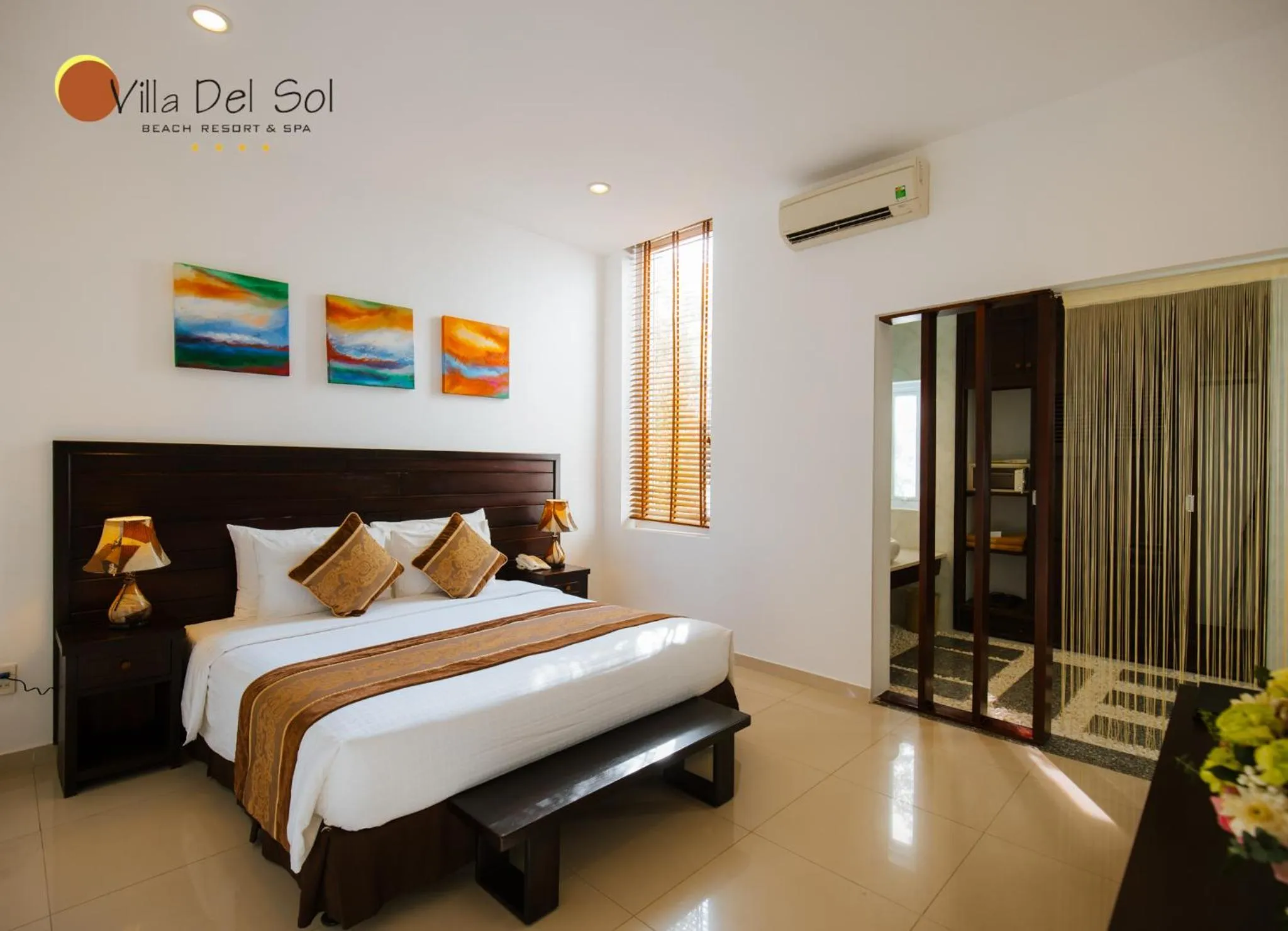 Property building, Bed in Villa Del Sol Beach Resort & Spa