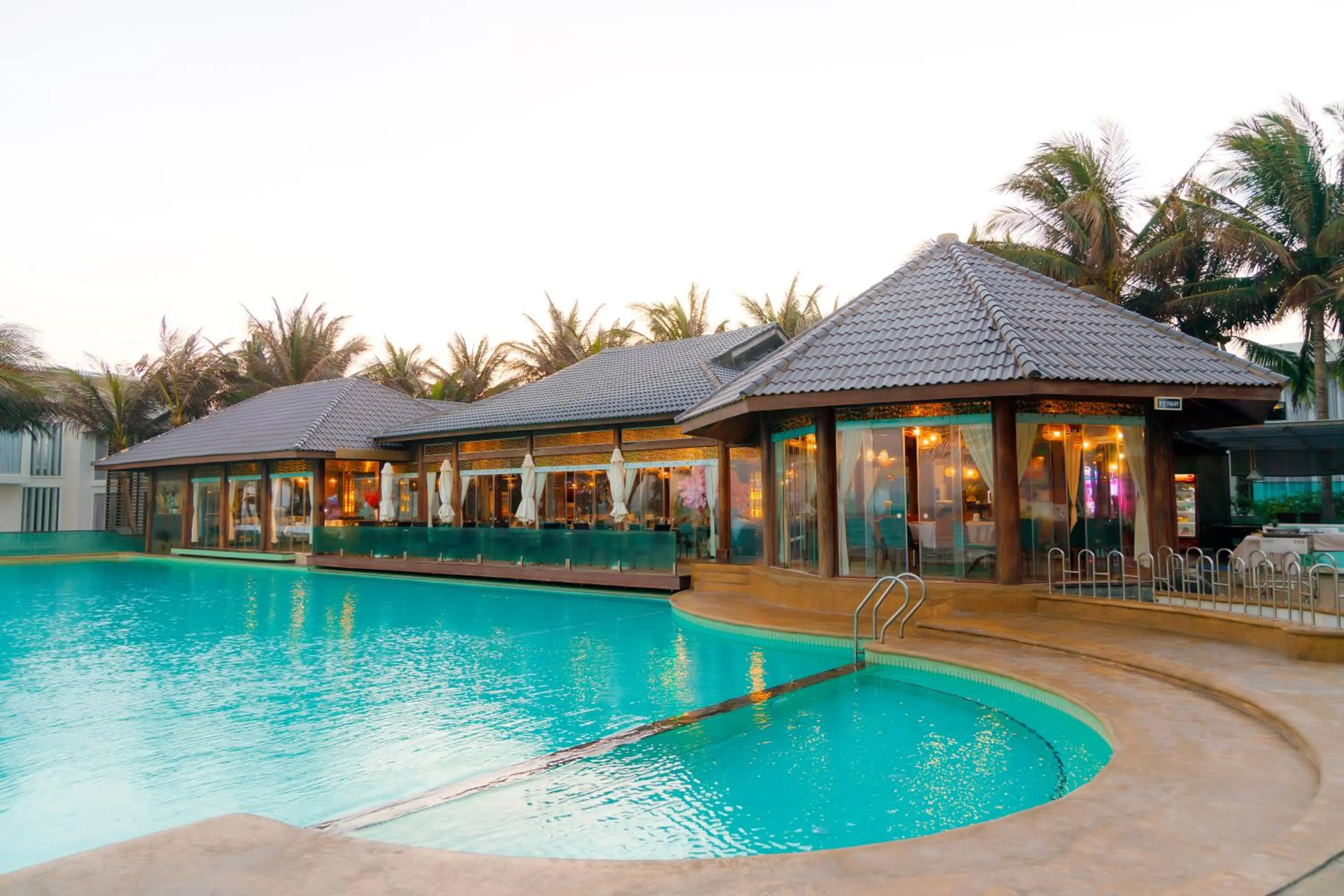 Swimming pool in Villa Del Sol Beach Resort & Spa