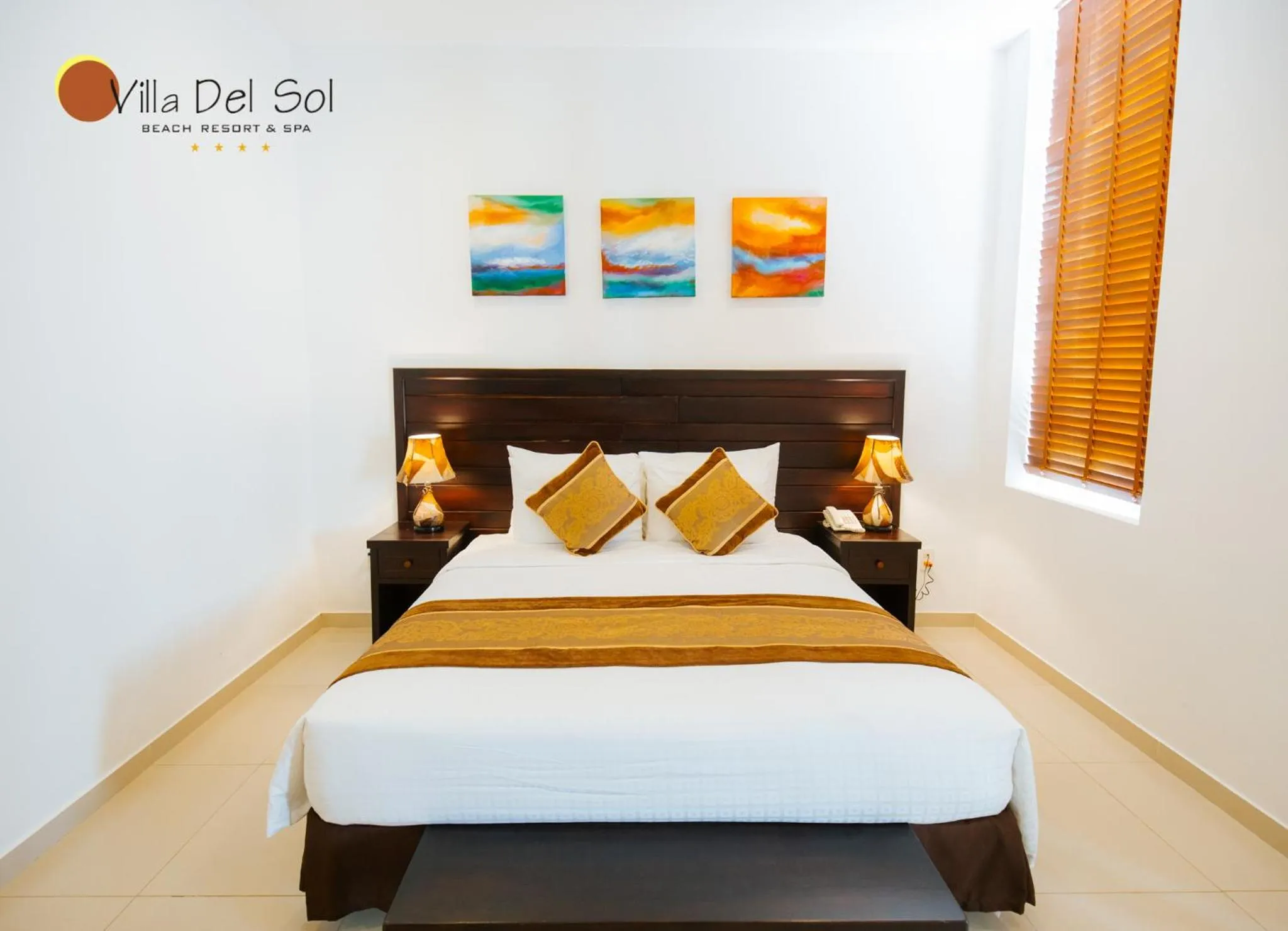 Property building, Bed in Villa Del Sol Beach Resort & Spa