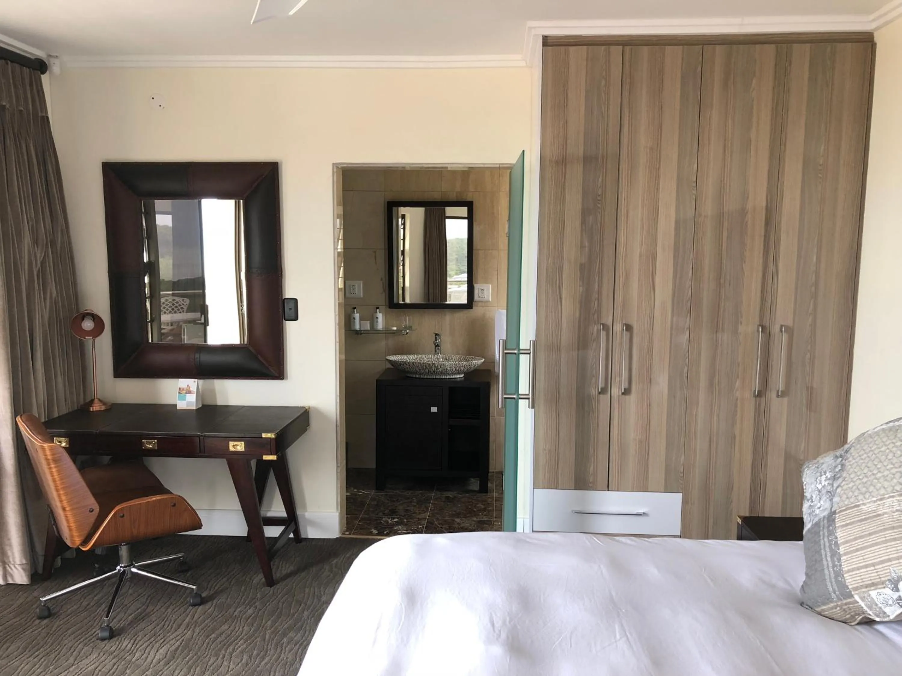 Decorative detail, Bed in Coral Beach Bed & Breakfast