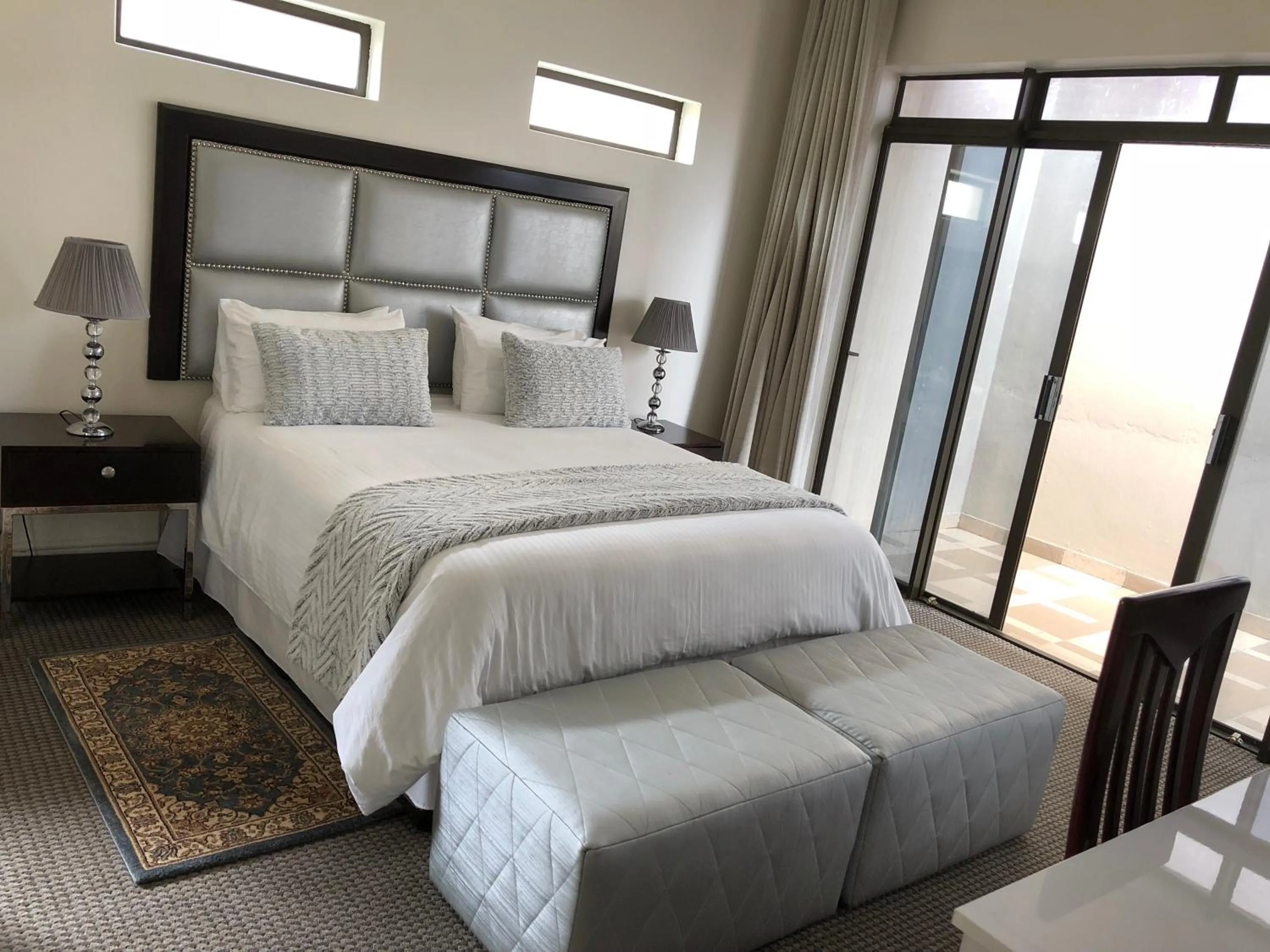 Bed in Coral Beach Bed & Breakfast