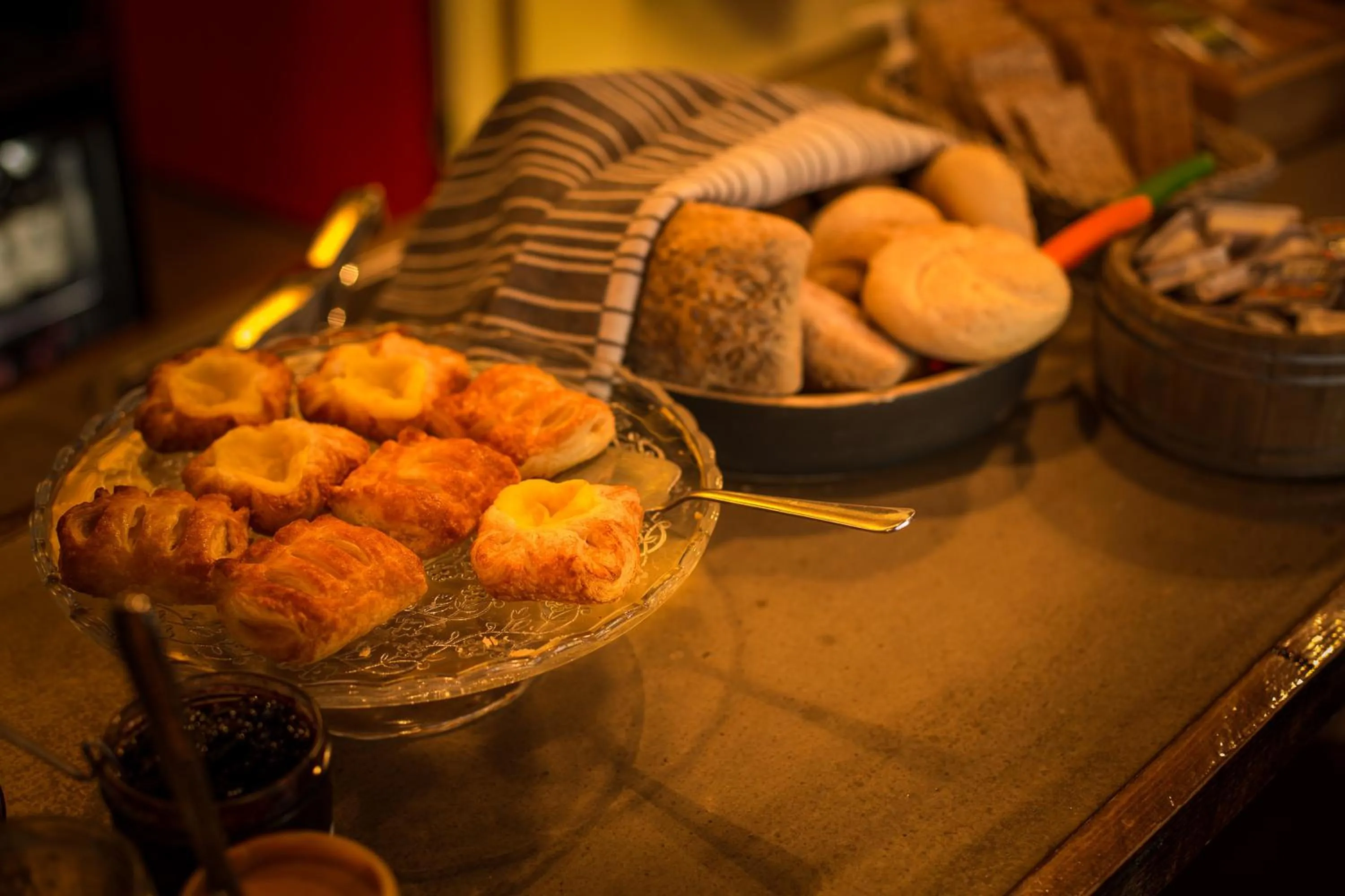 Breakfast in Akureyri Backpackers