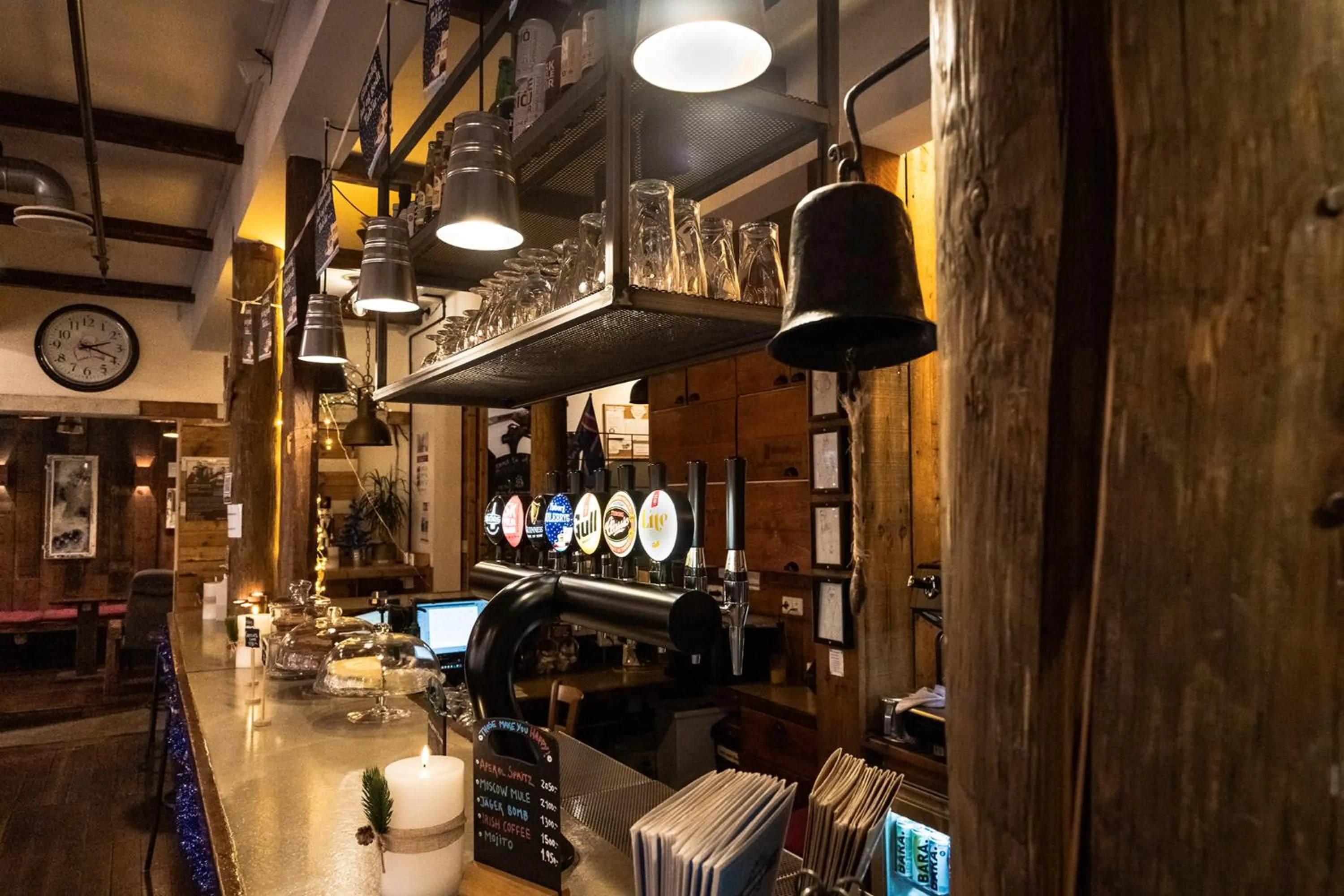 Lounge or bar in Akureyri Backpackers