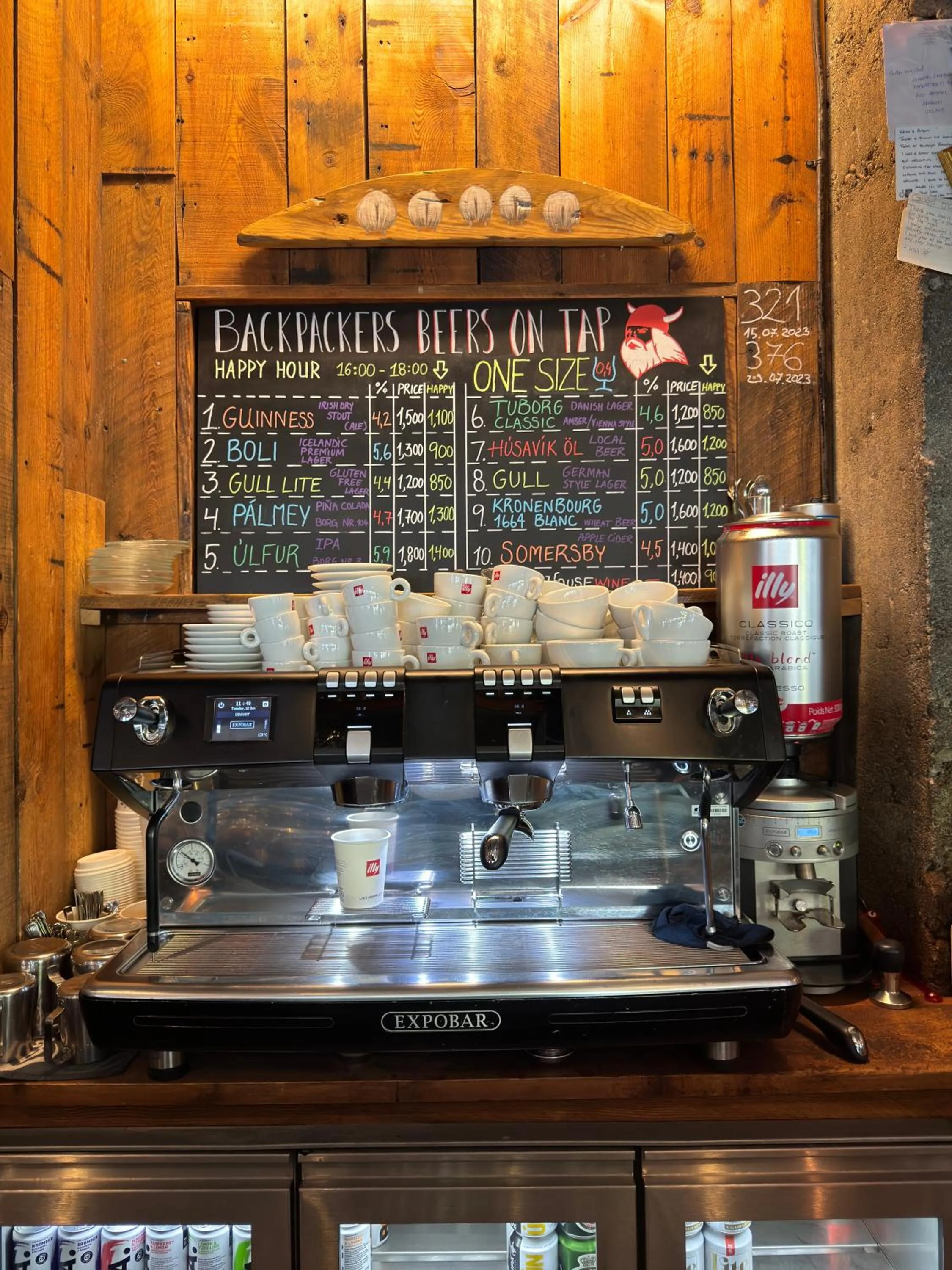 Lounge or bar in Akureyri Backpackers