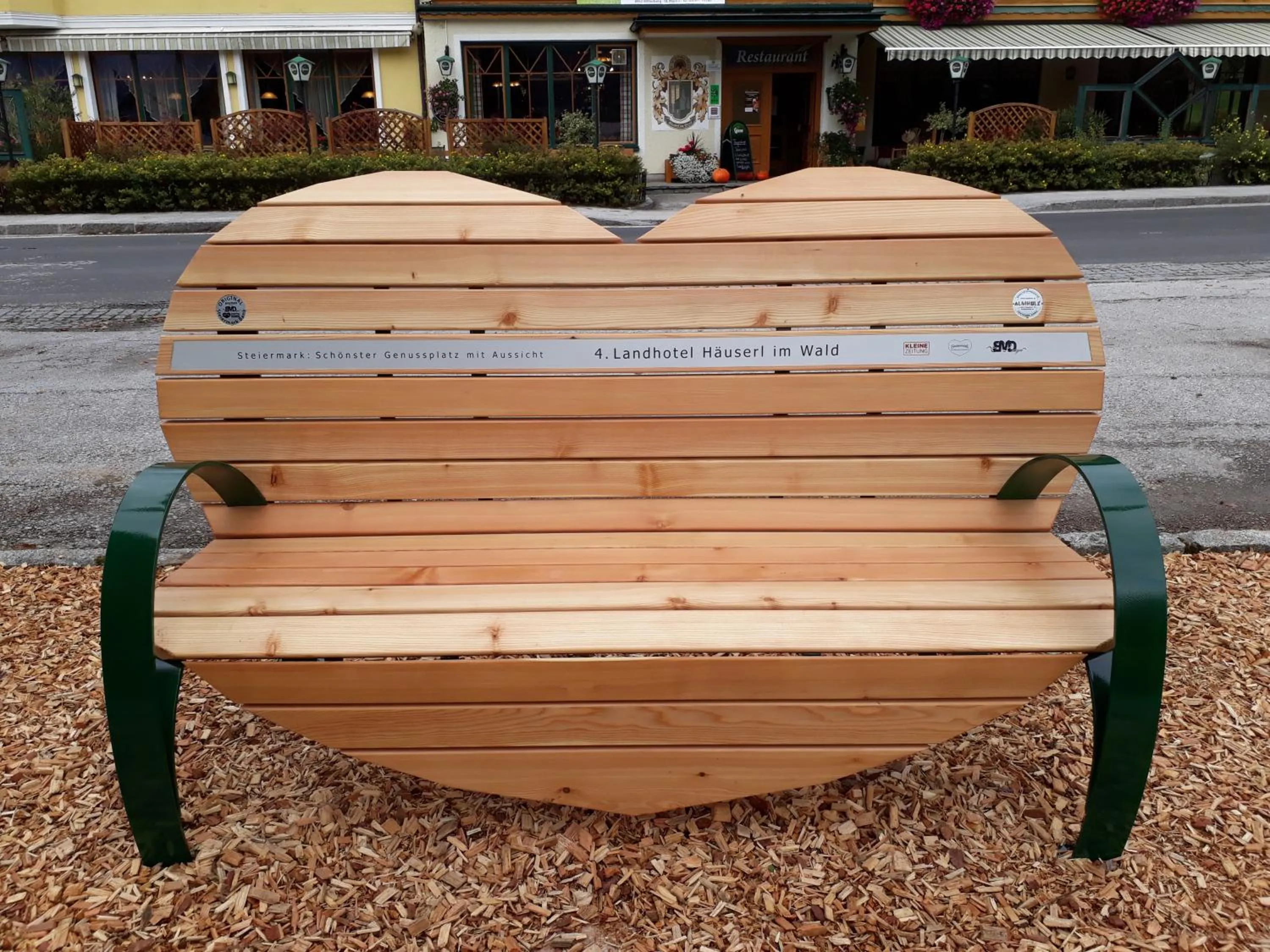 Restaurant/places to eat in Landhotel Häuserl im Wald