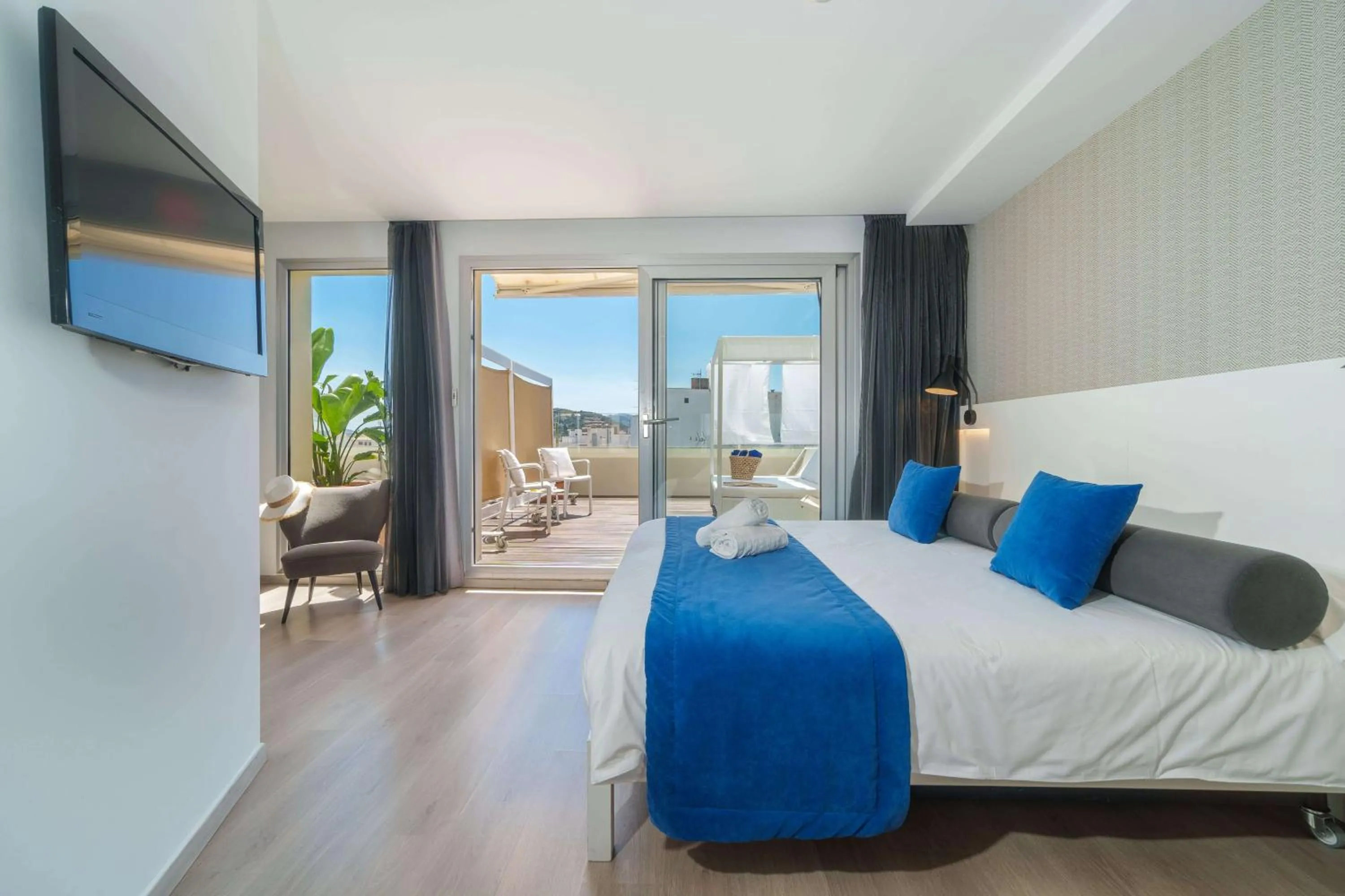 Bed in Mar Calma Hotel