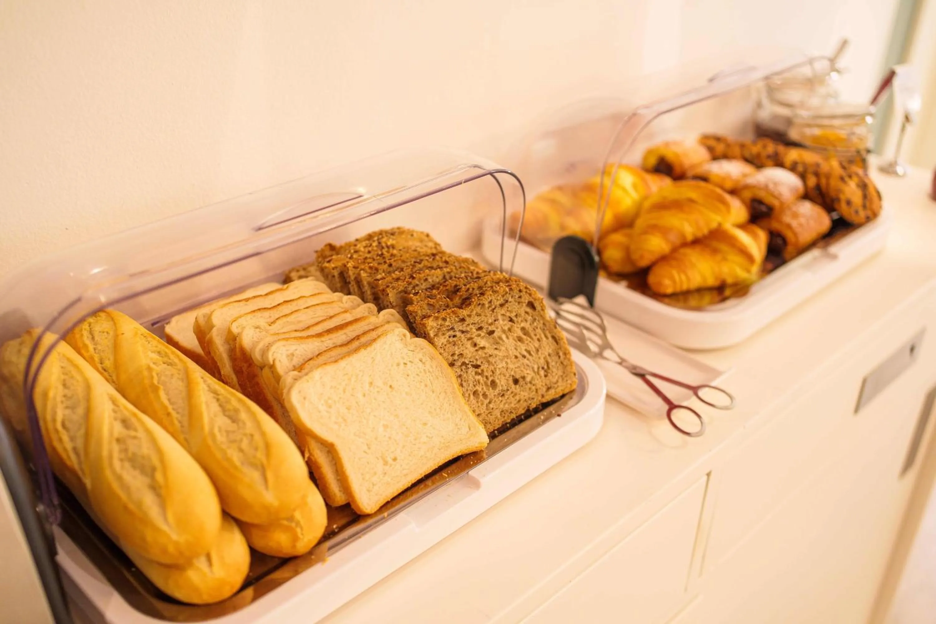 Food and drinks in Mar Calma Hotel