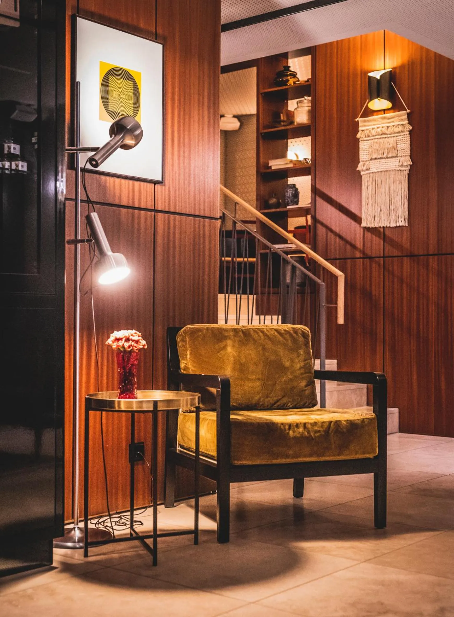 Communal lounge/ TV room in Henri Hotel Düsseldorf Downtown