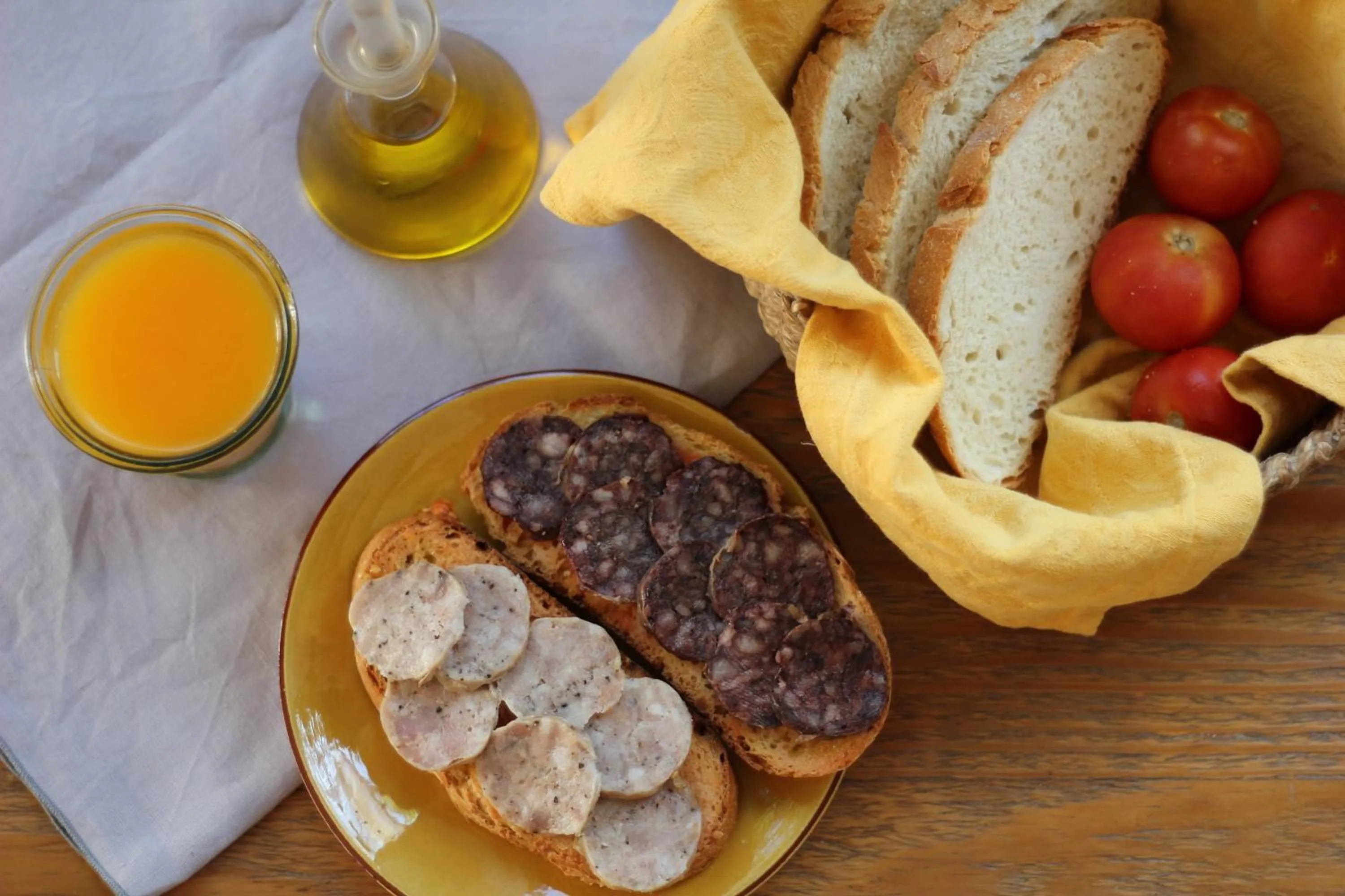 Breakfast in BYPILLOW Cluc Begur