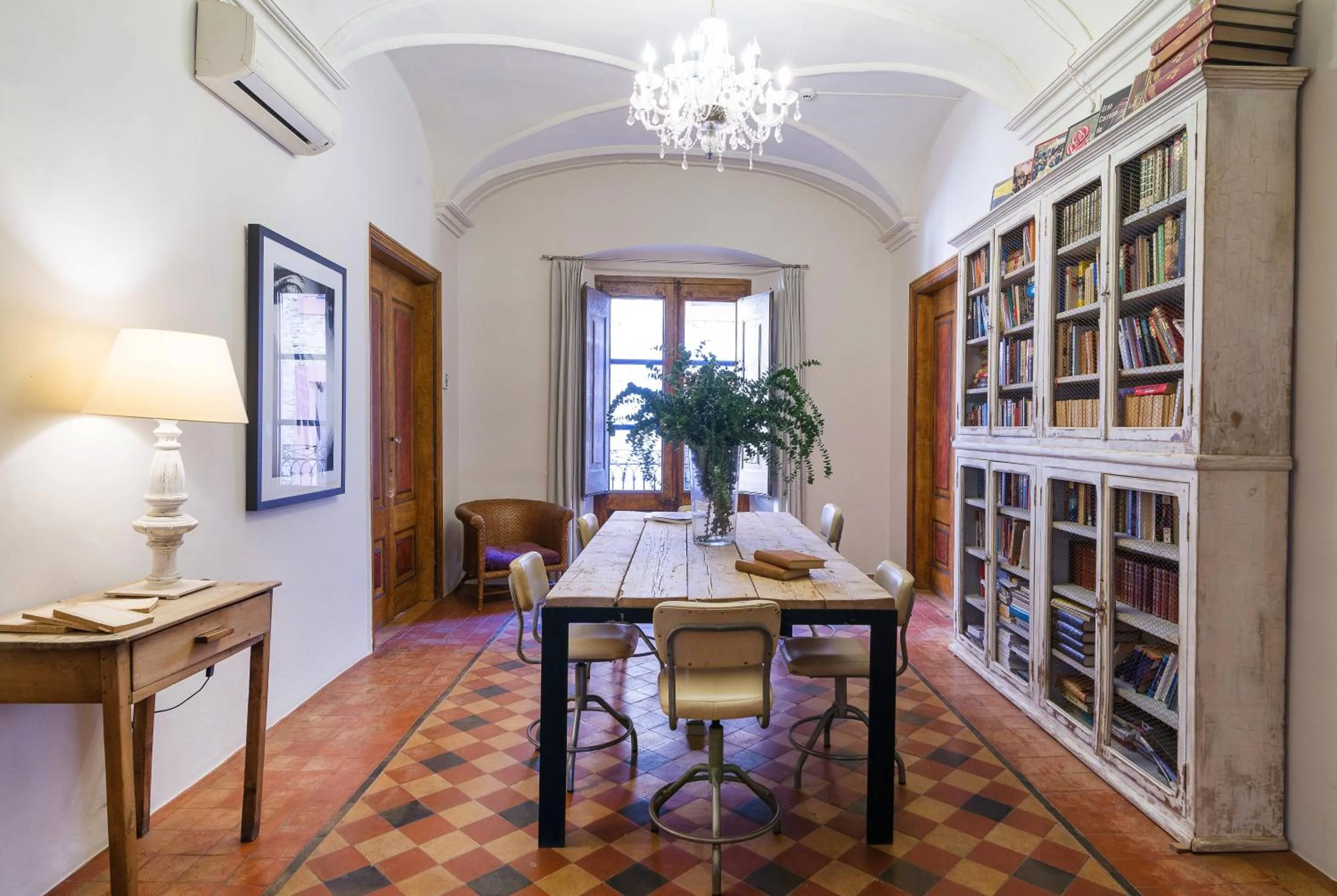 Library in BYPILLOW Cluc Begur