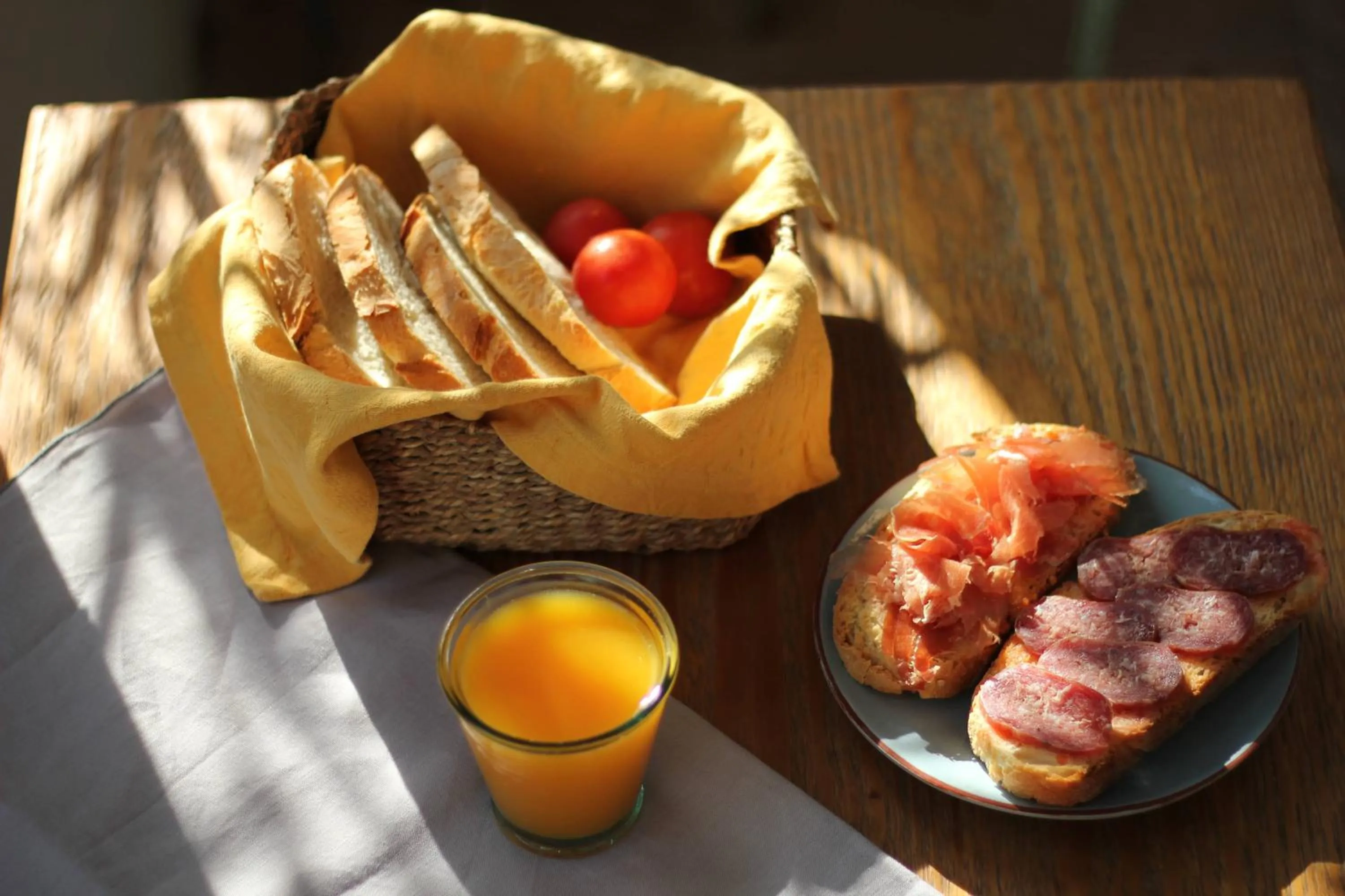 Breakfast in BYPILLOW Cluc Begur