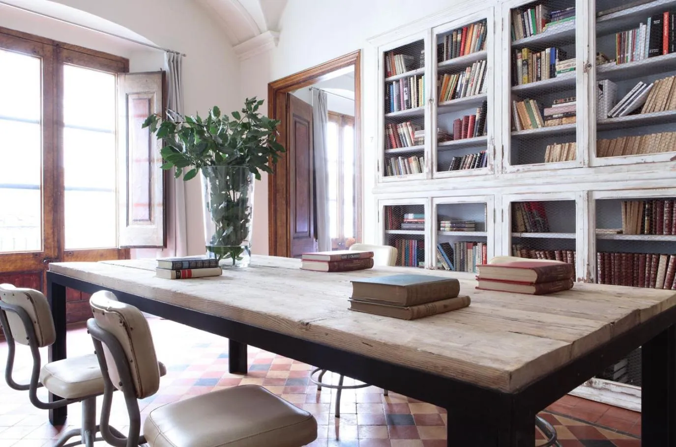 Library in BYPILLOW Cluc Begur