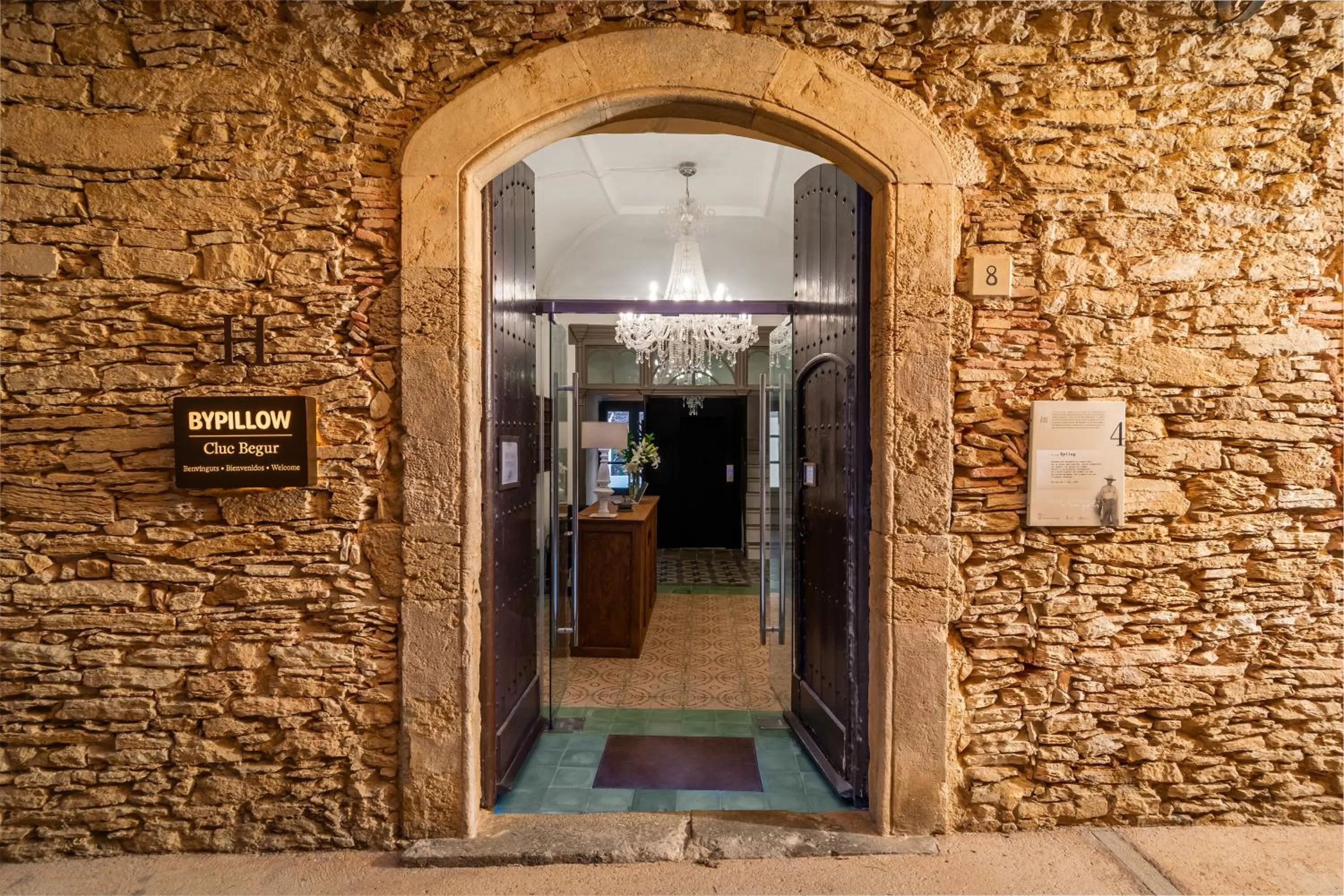 Property building in BYPILLOW Cluc Begur