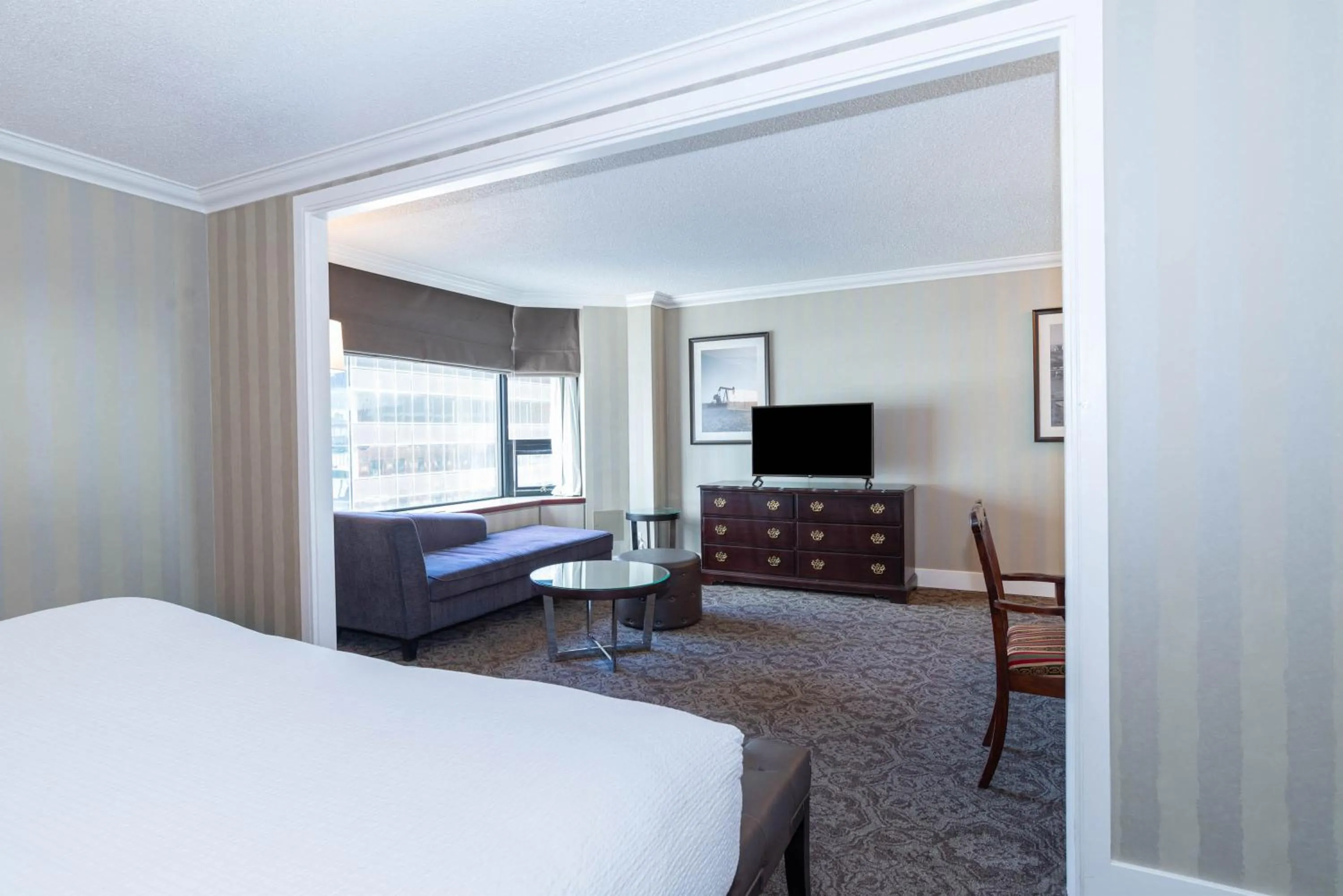 Photo of the whole room, Bed in Sandman Signature Edmonton Downtown Hotel