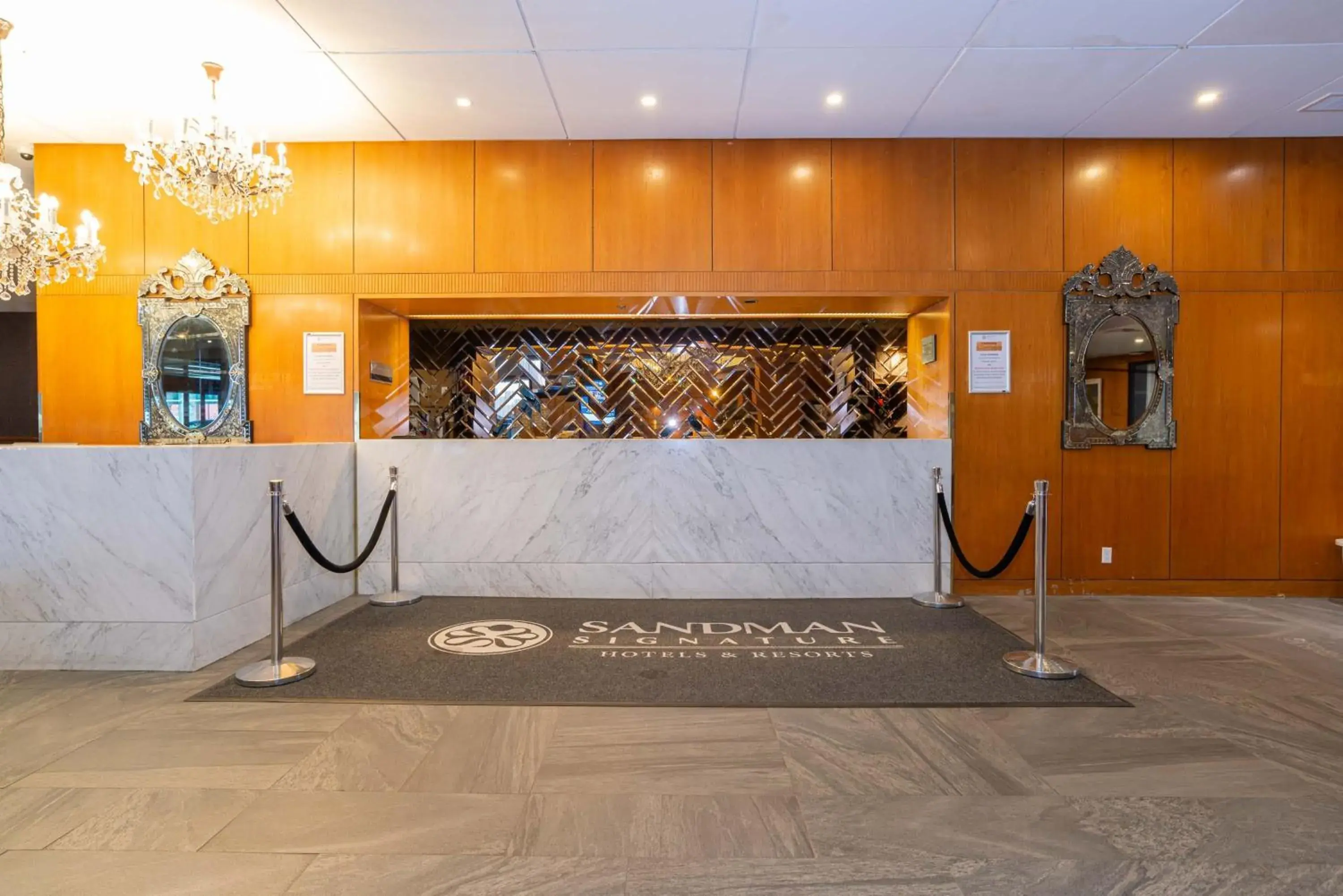 Facade/entrance in Sandman Signature Edmonton Downtown Hotel Facade/entrance in Sandman Signature Edmonton Downtown Hotel