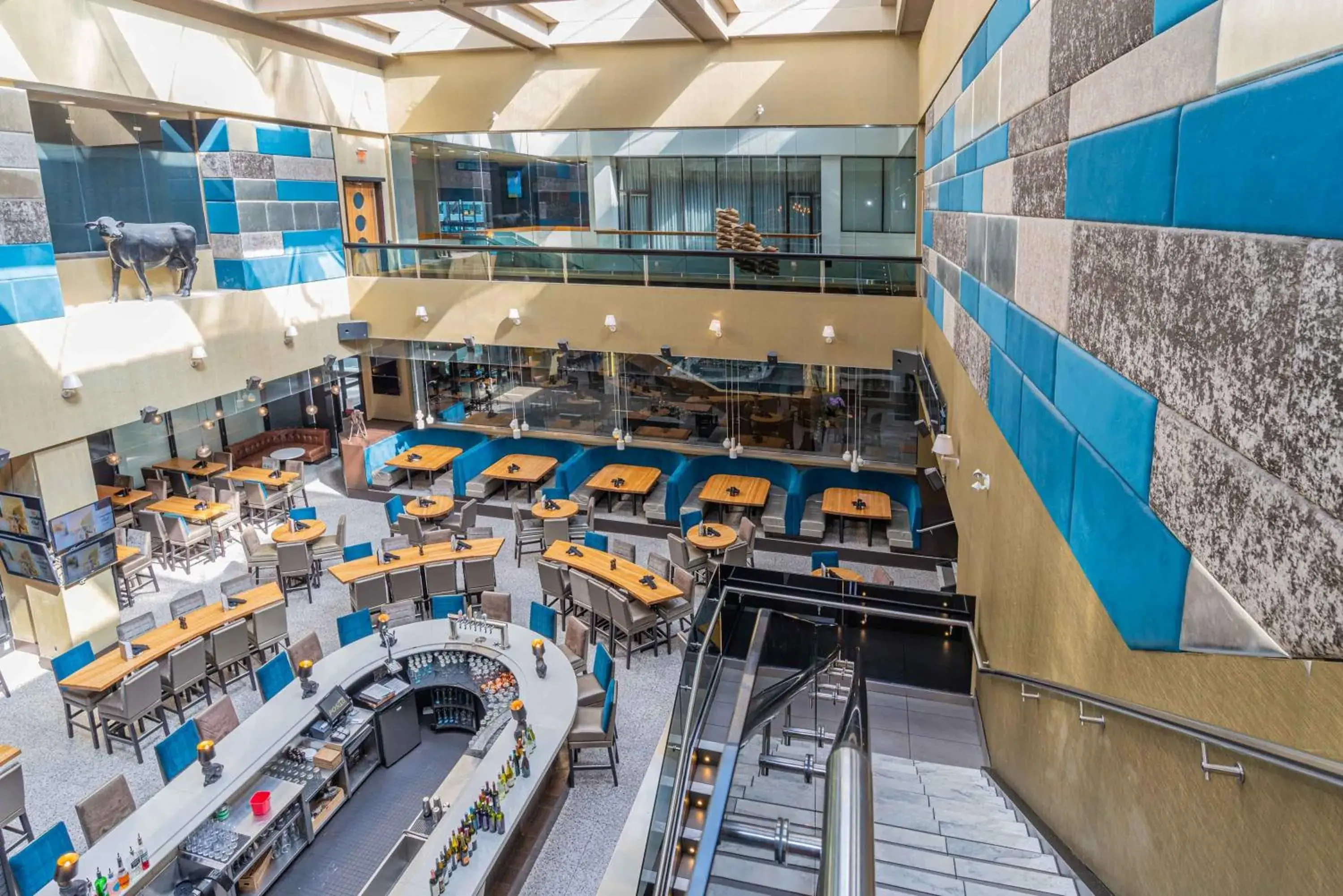 Restaurant/places to eat in Sandman Signature Edmonton Downtown Hotel Restaurant/places to eat in Sandman Signature Edmonton Downtown Hotel