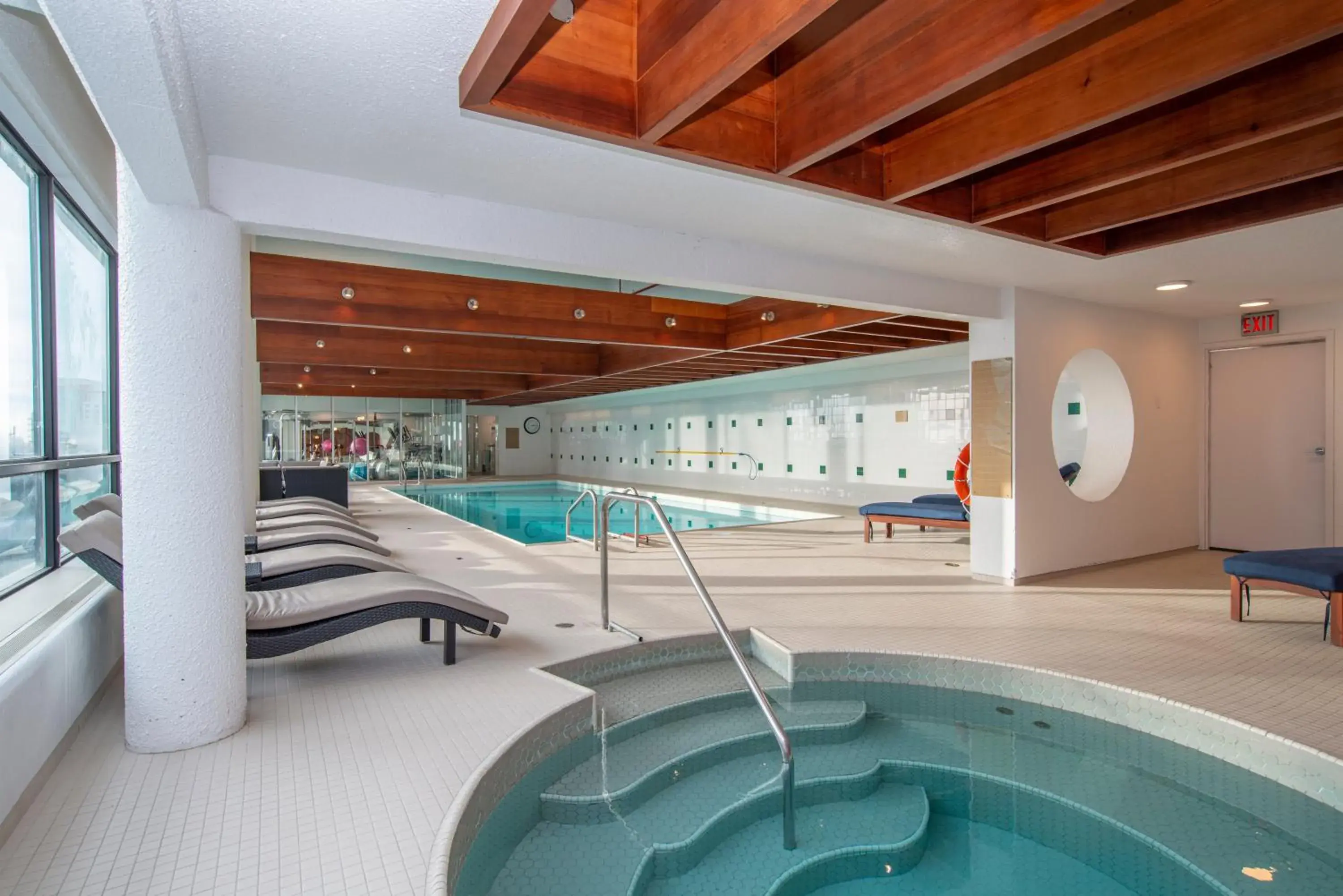 Swimming pool in Sandman Signature Edmonton Downtown Hotel Swimming pool in Sandman Signature Edmonton Downtown Hotel