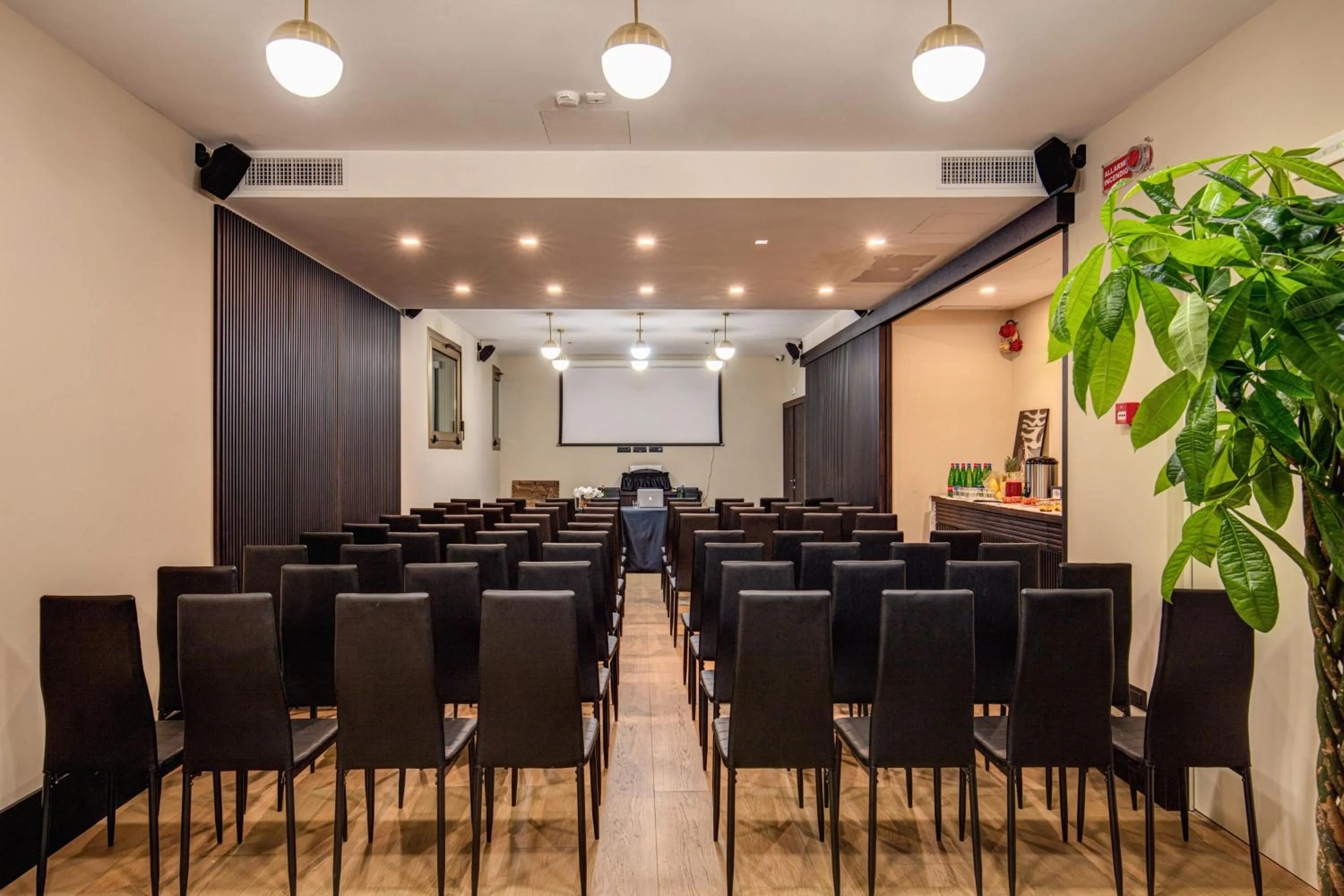 Business facilities in Prassede Palace Hotel